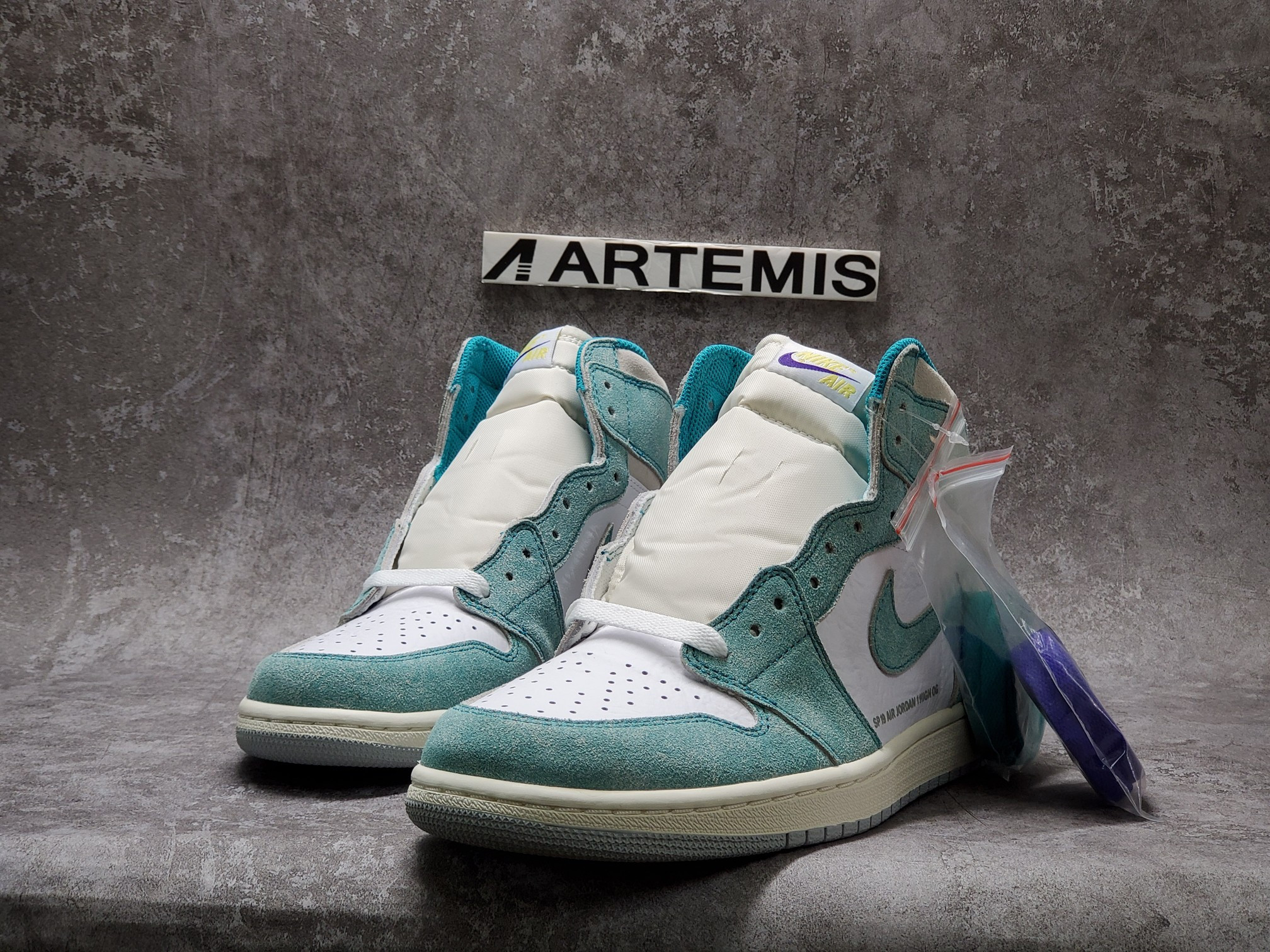 Air Jordan 1 Retro High  