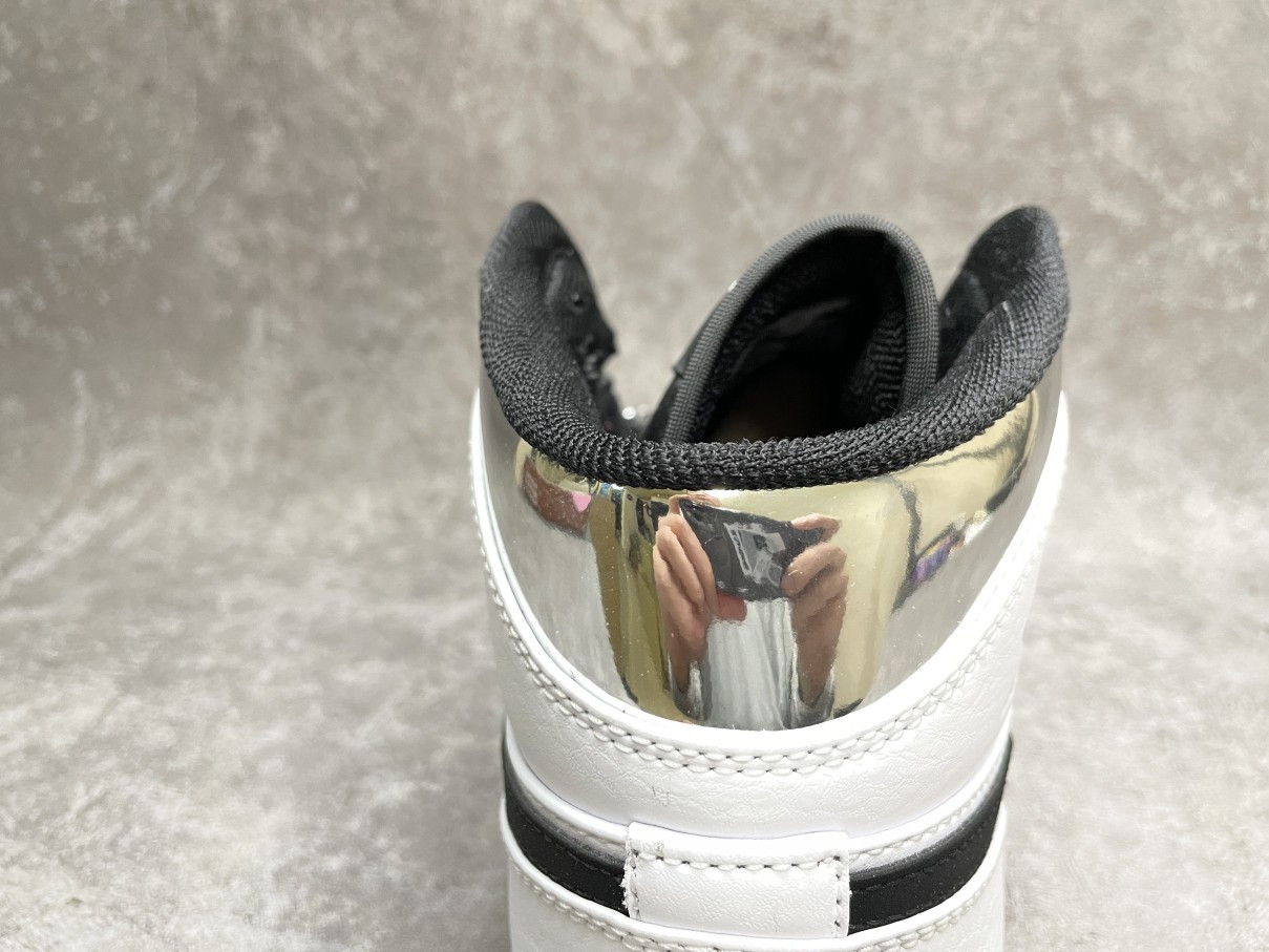 Air Jordan 1 Mid Alternate Think 16