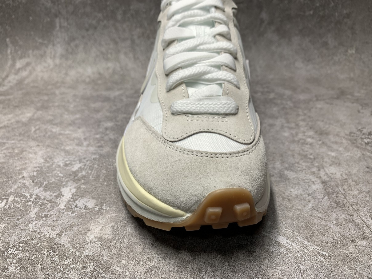 Nike Vaporwaffle Sacai Sail Gum