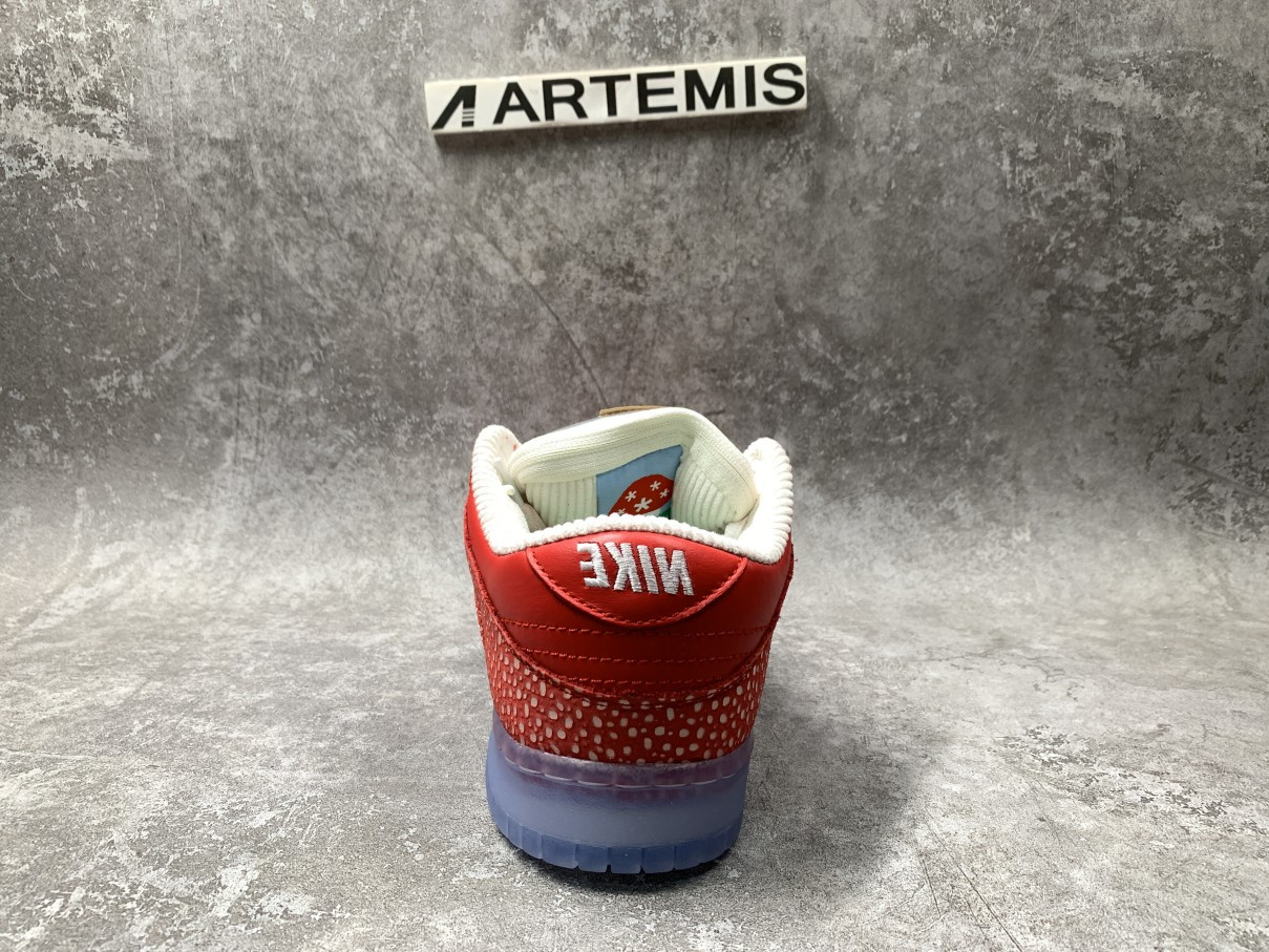 Nike Dunk SB Low Stingwater Magic Mushroom