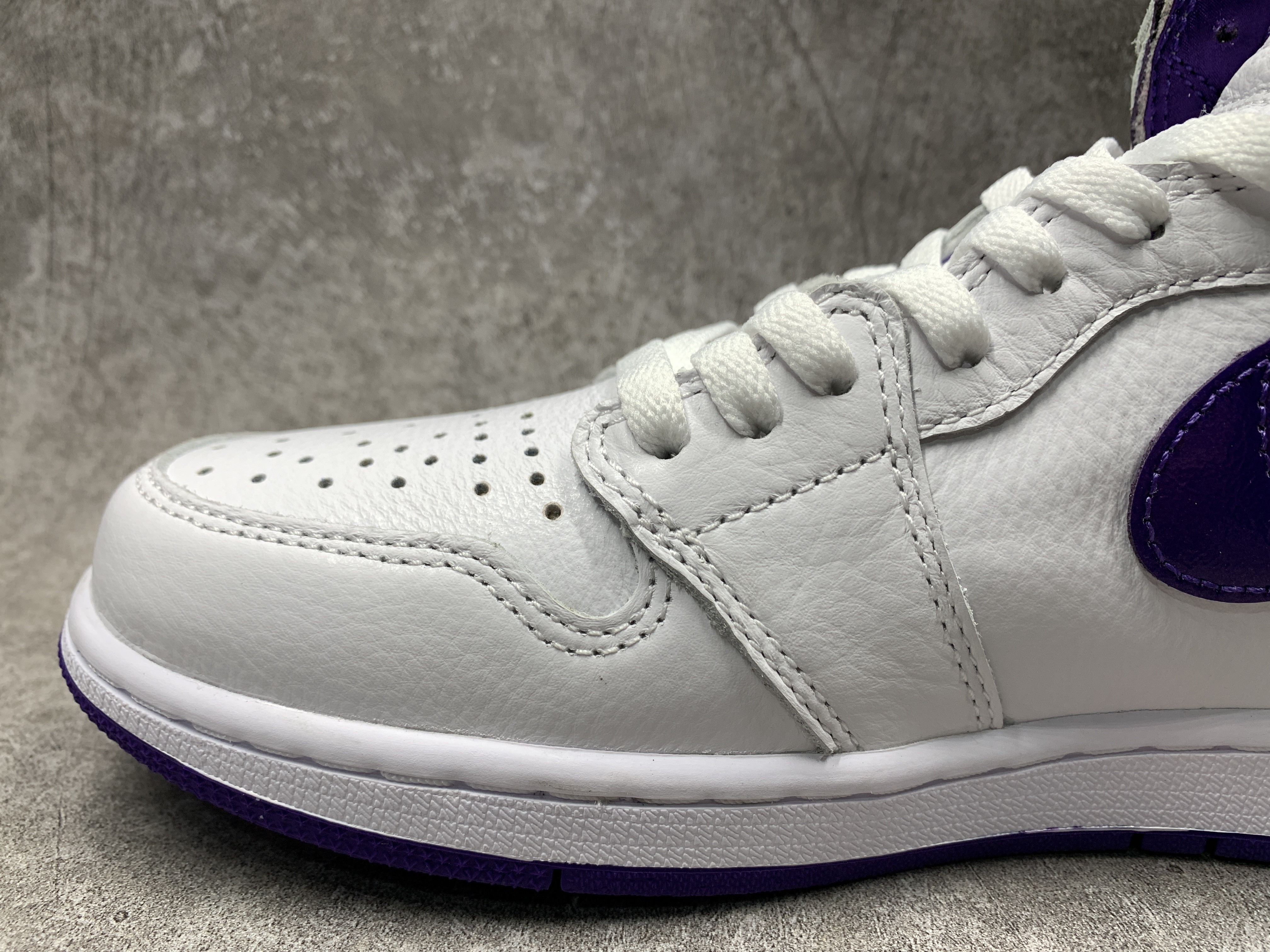 Air Jordan 1 Retro High White/Court Purple