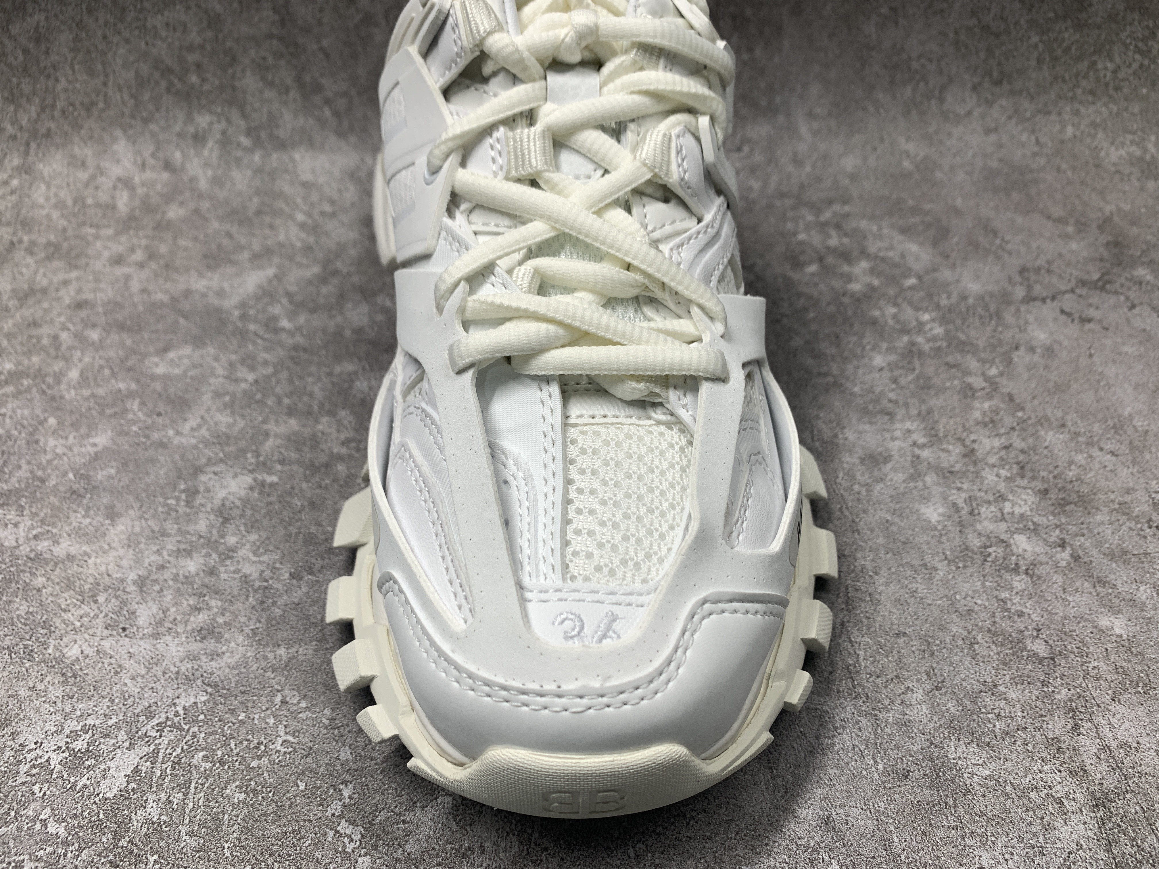 Balenciga Track Mule White