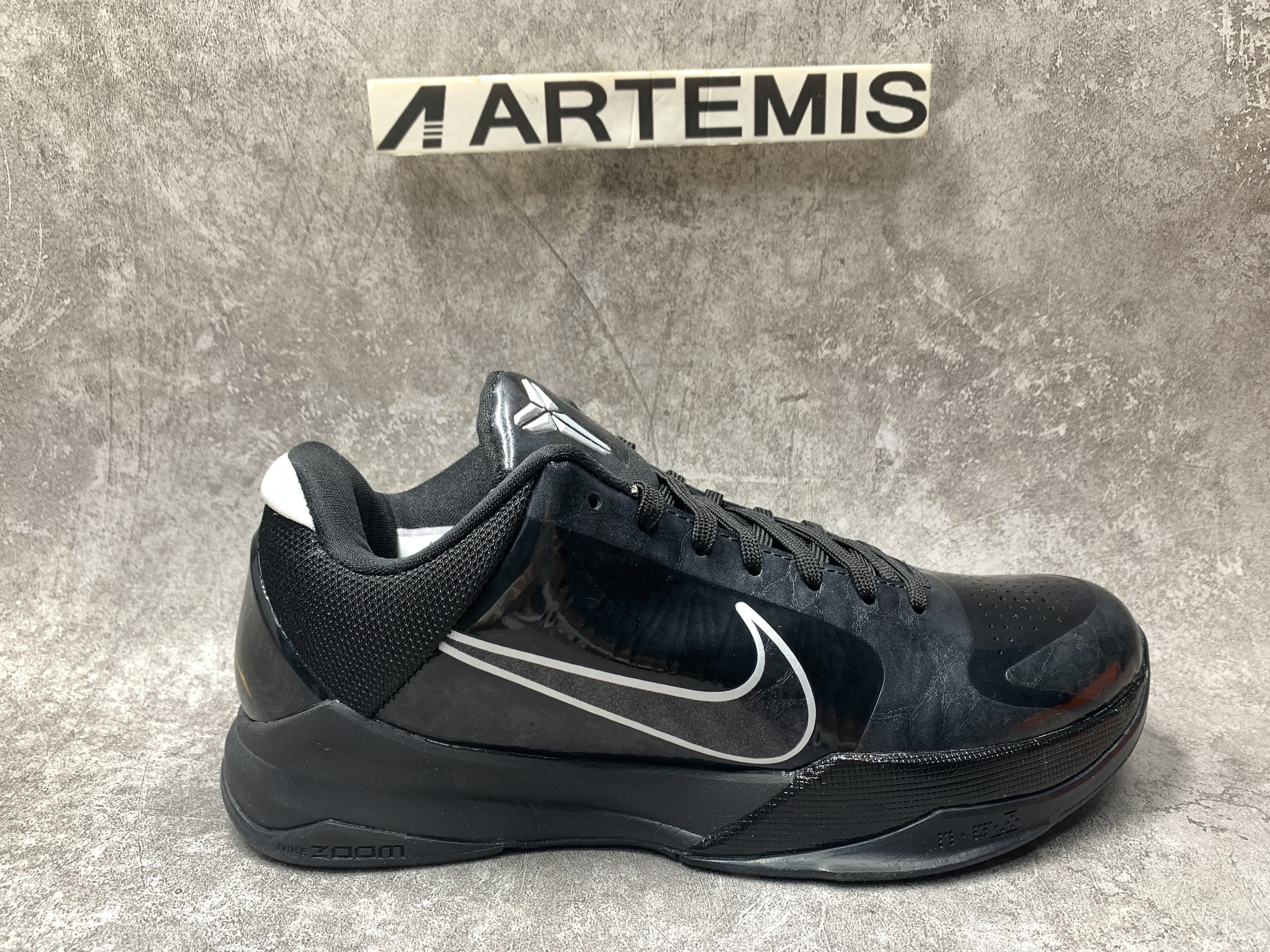 Nike Kobe 5 Blackout