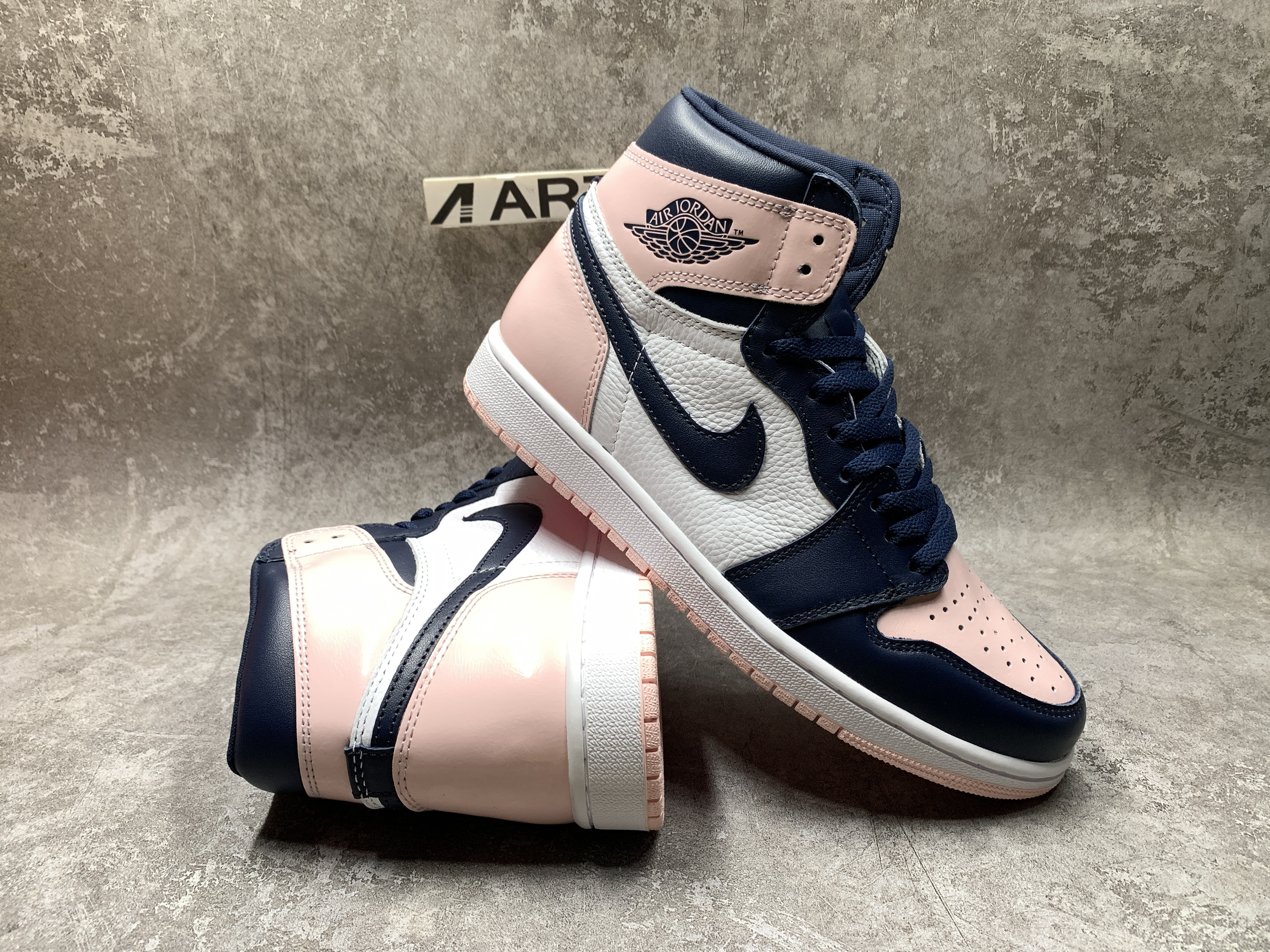 Air Jordan 1 Retro High OG SE Bubble Gum Atmosphere