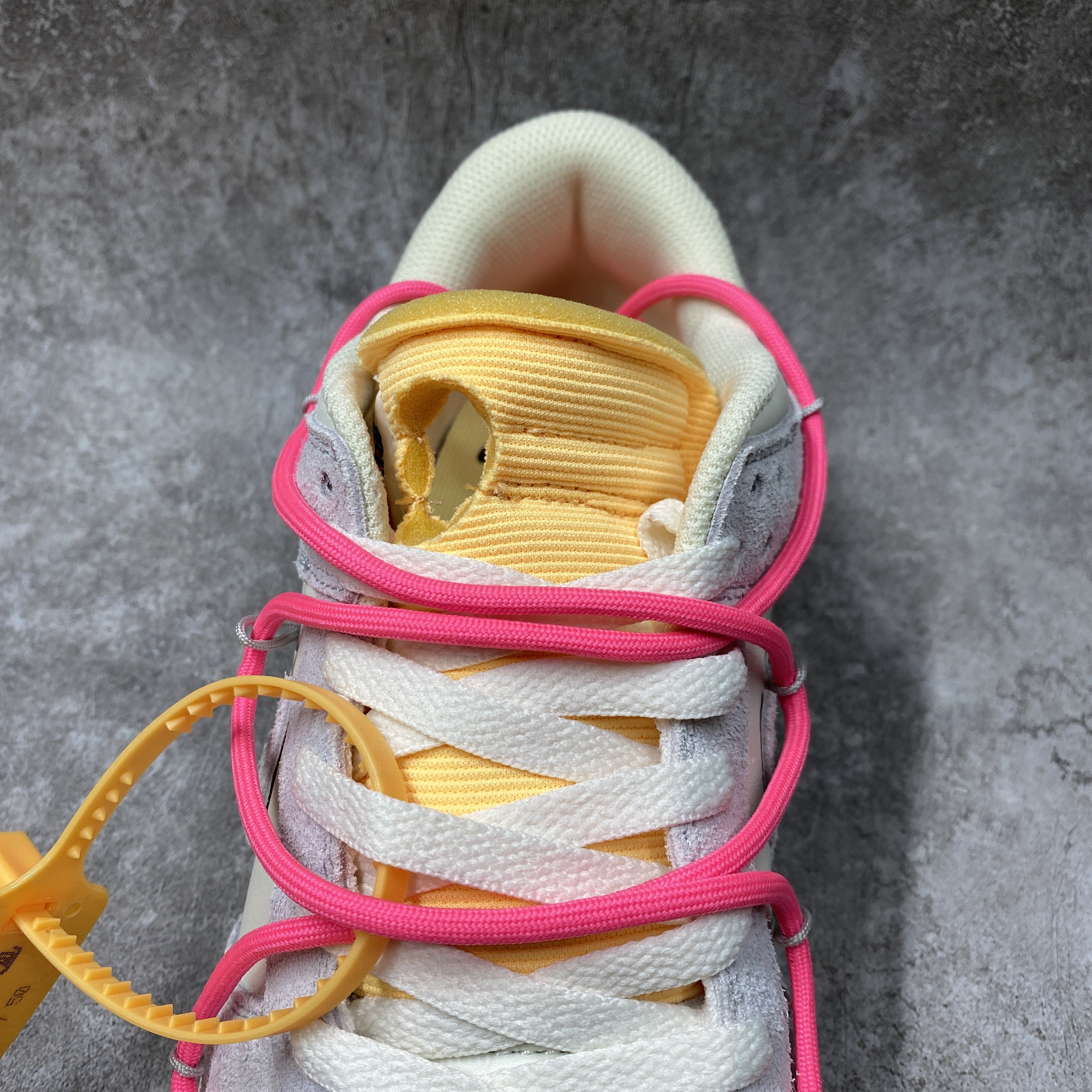 Nike Dunk Low Off-White Lot 17