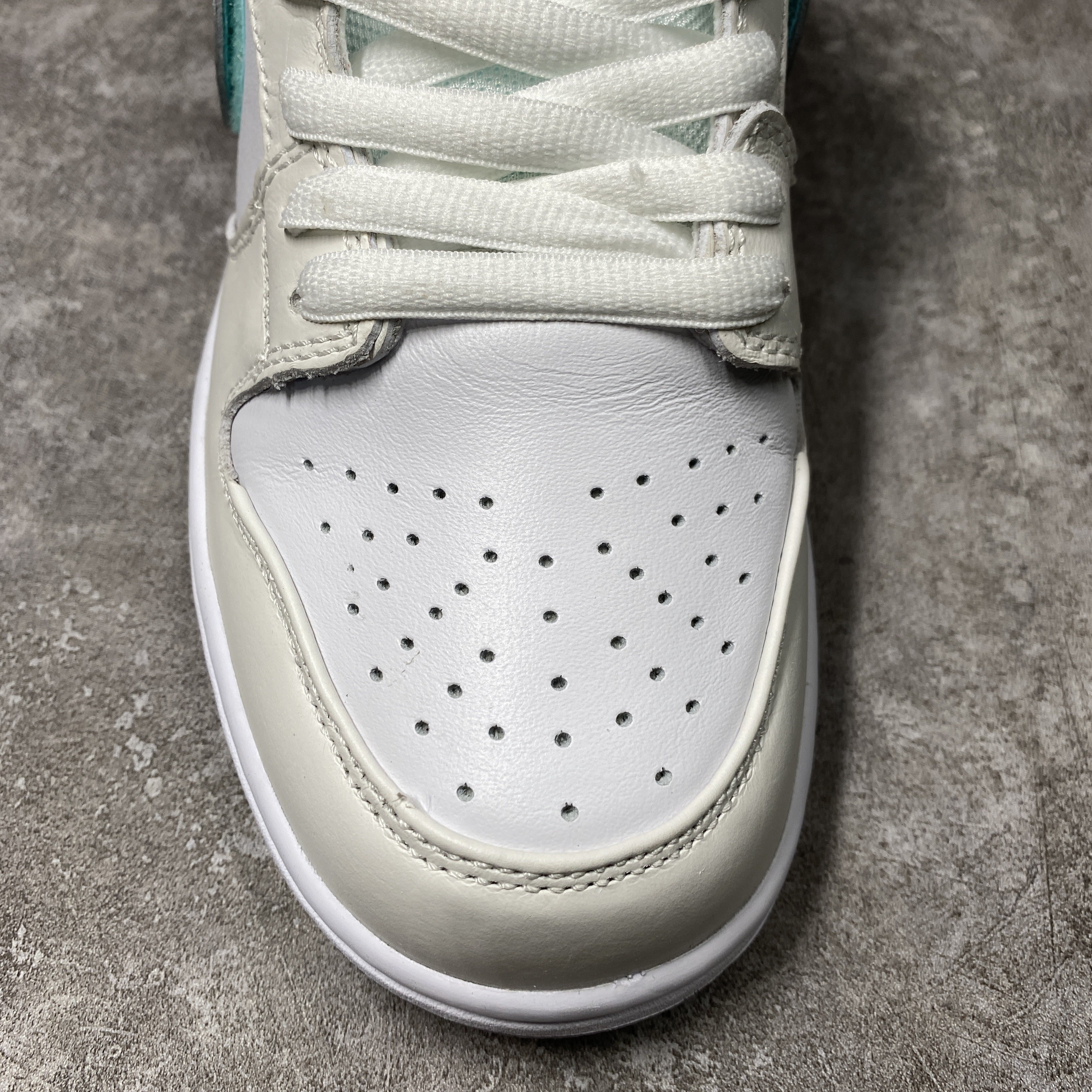 nike sb dunk low Di*m*nd s*pply co white Di*m*nd