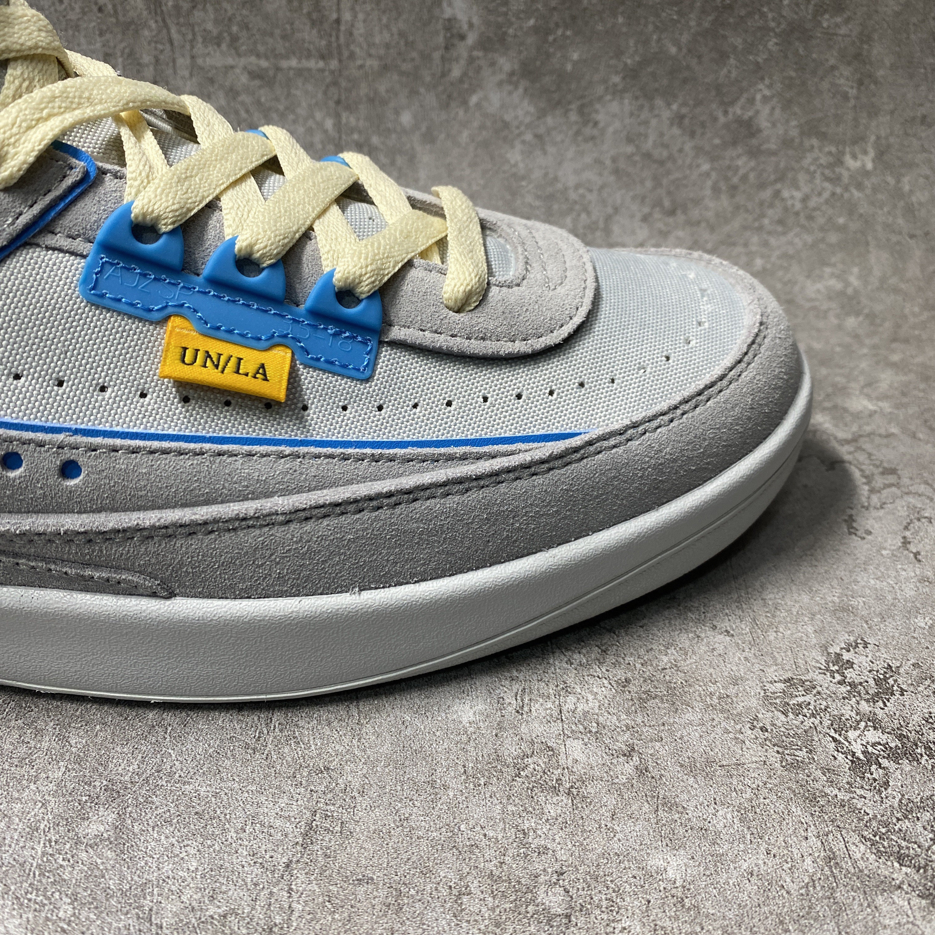 Air Jordan 2 Retro Union Grey Fog