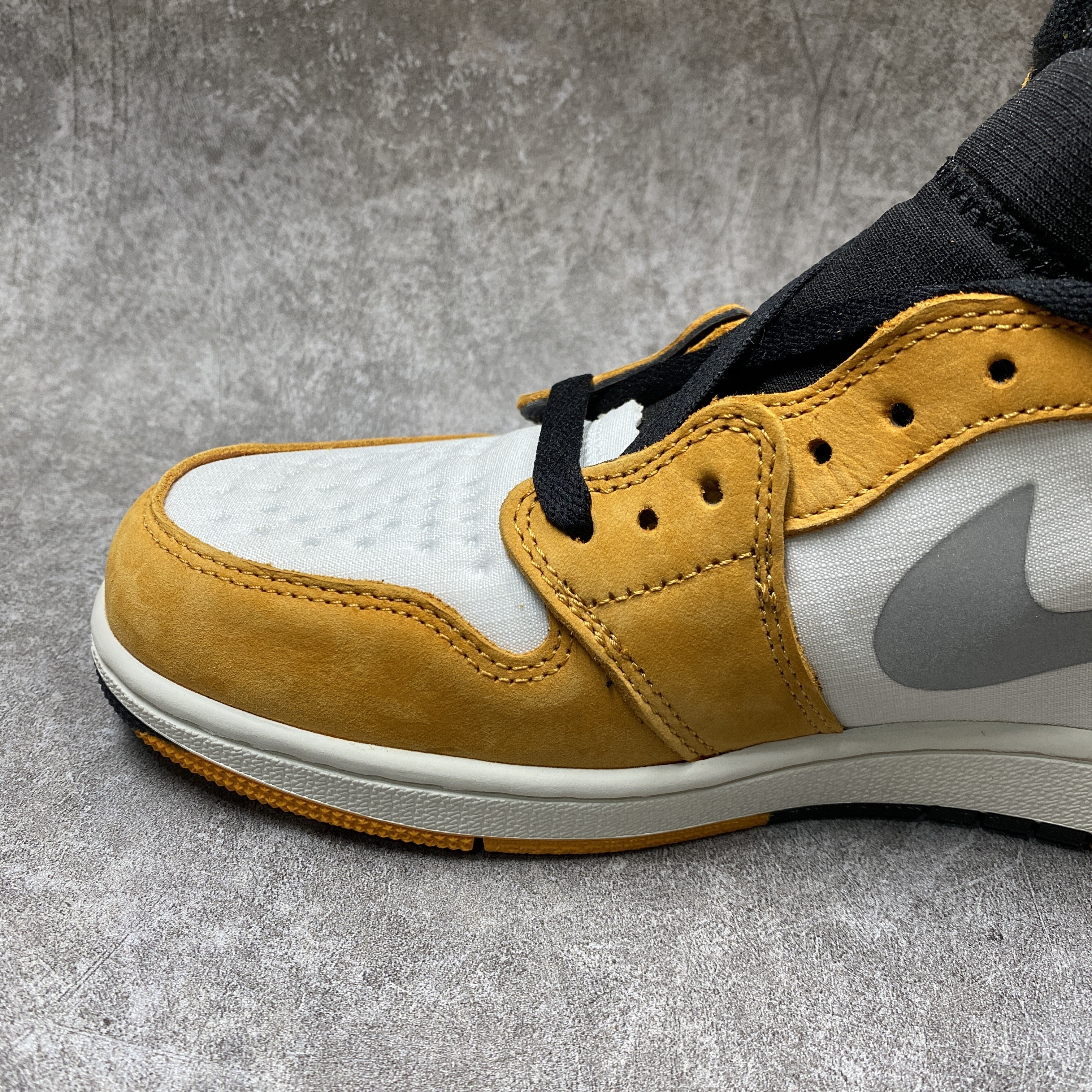 Air Jordan 1 High Element Gore-Tex Light Curry