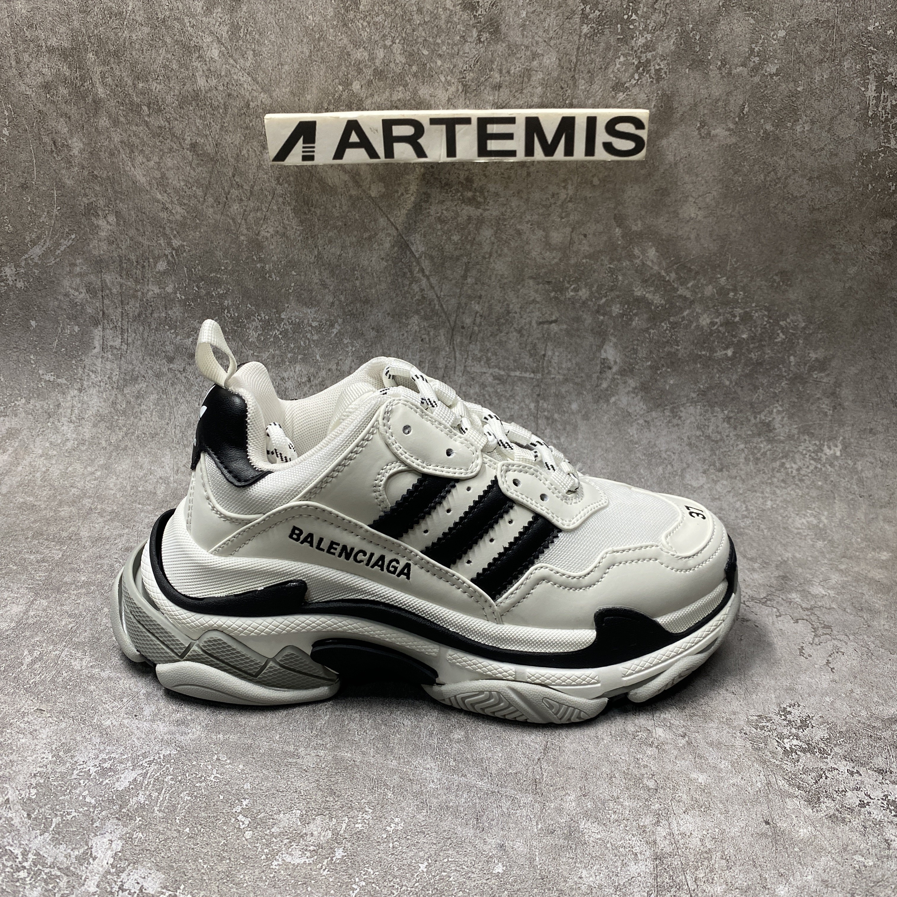Ba*len*cia*ga triple s sneaker clearsole fluo black white