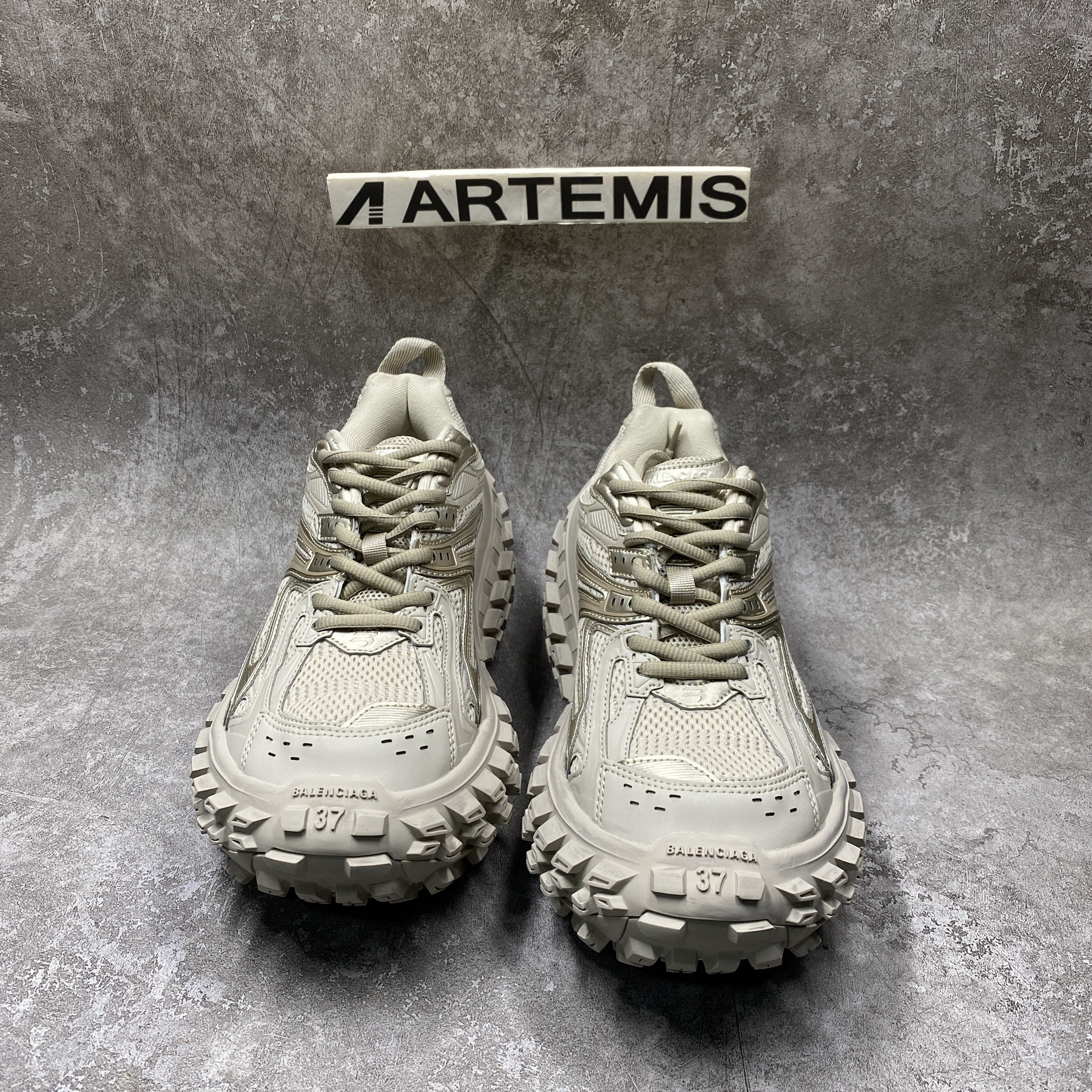Balenciga Defender Beige