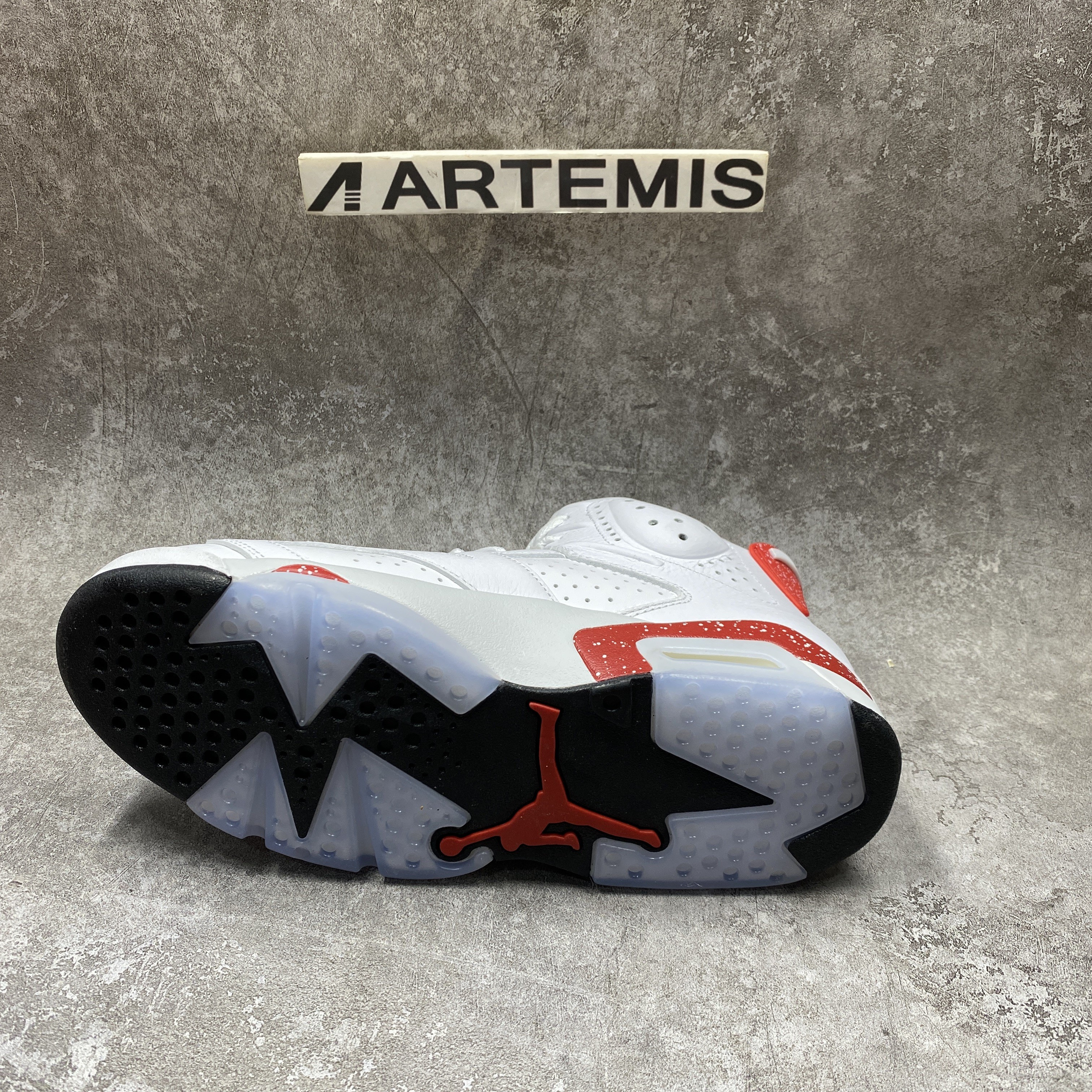 Air Jordan 6 Retro Red Oreo