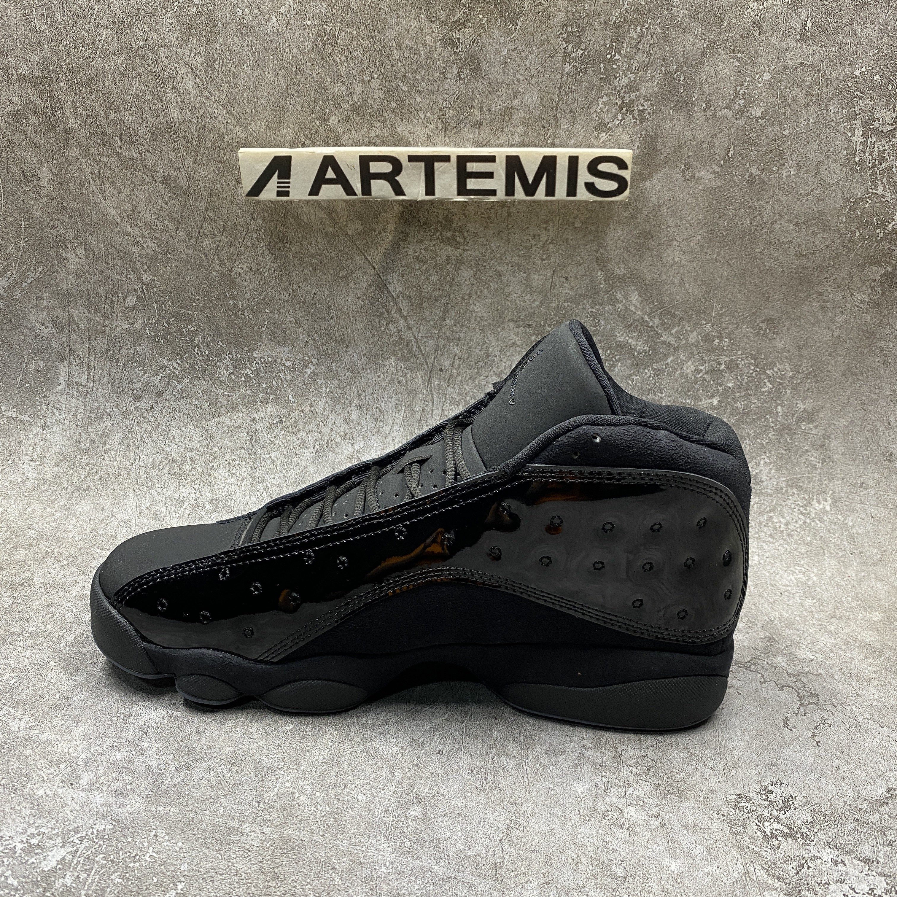 Air Jordan 13 Retro Cap and Gown