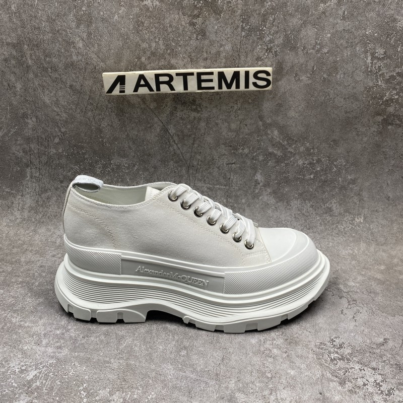 ale*d*r M*Q*en tread slick low lace up white