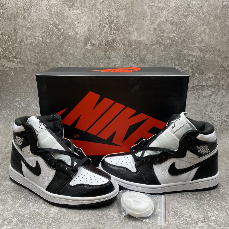 Air Jordan 1 Mid Spli Black White