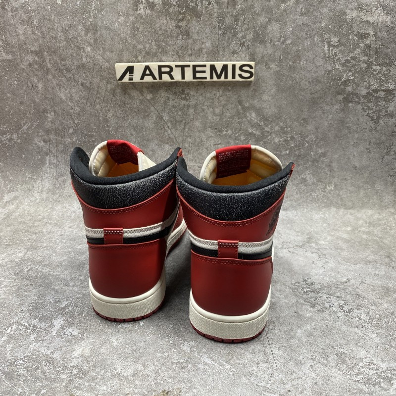 Air Jordan 1 High OG Chicago Lost and Found