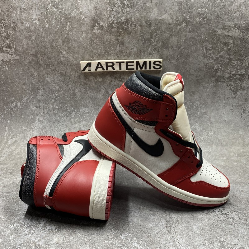 Air Jordan 1 High OG Chicago Lost and Found