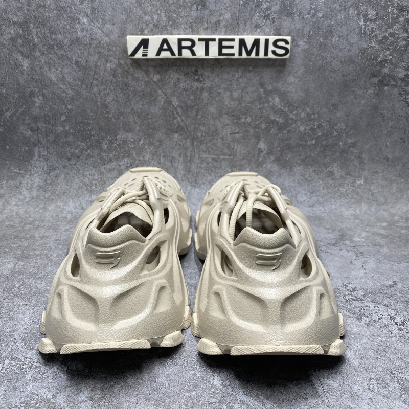 Balenciga HD Lace-Up Sneaker in beige