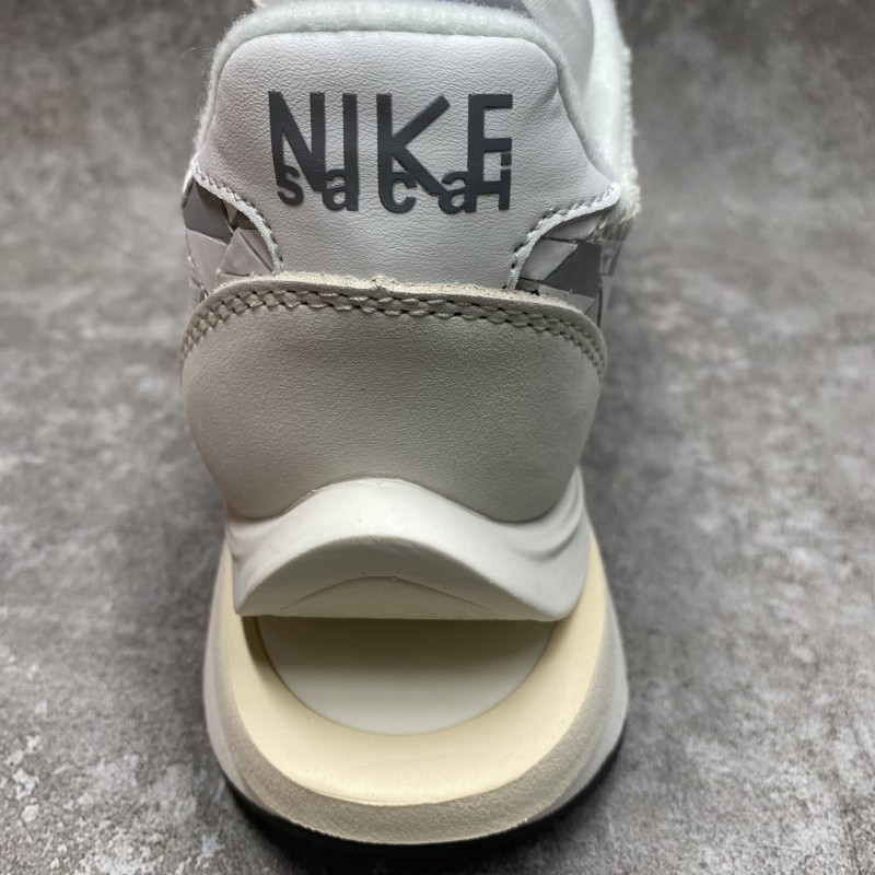Nike LD Vaporwaffle Mix sacai Low White