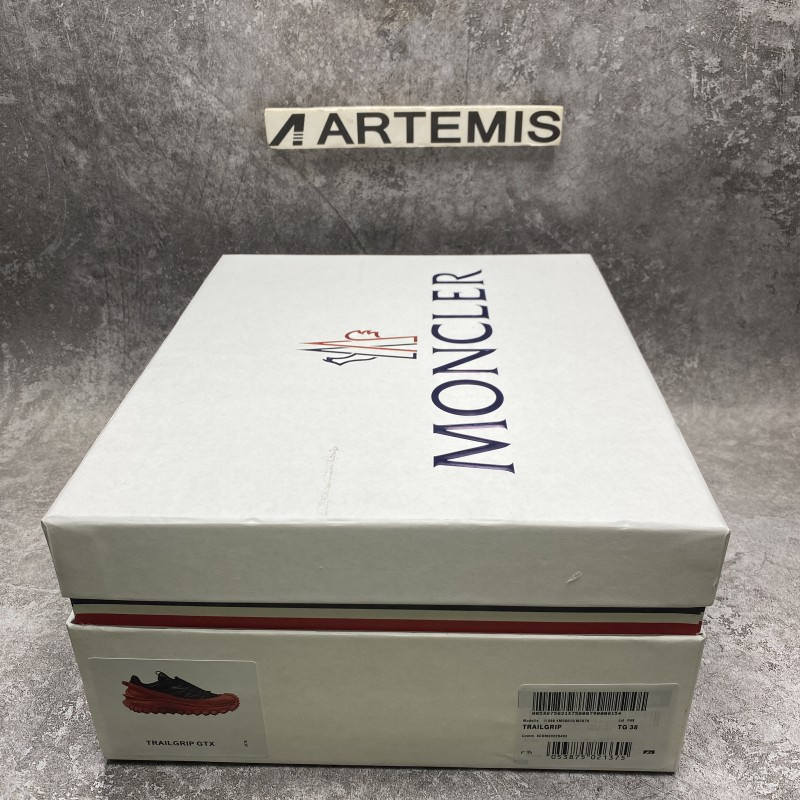 Moncler Trailgrip Gore-Tex Black Red