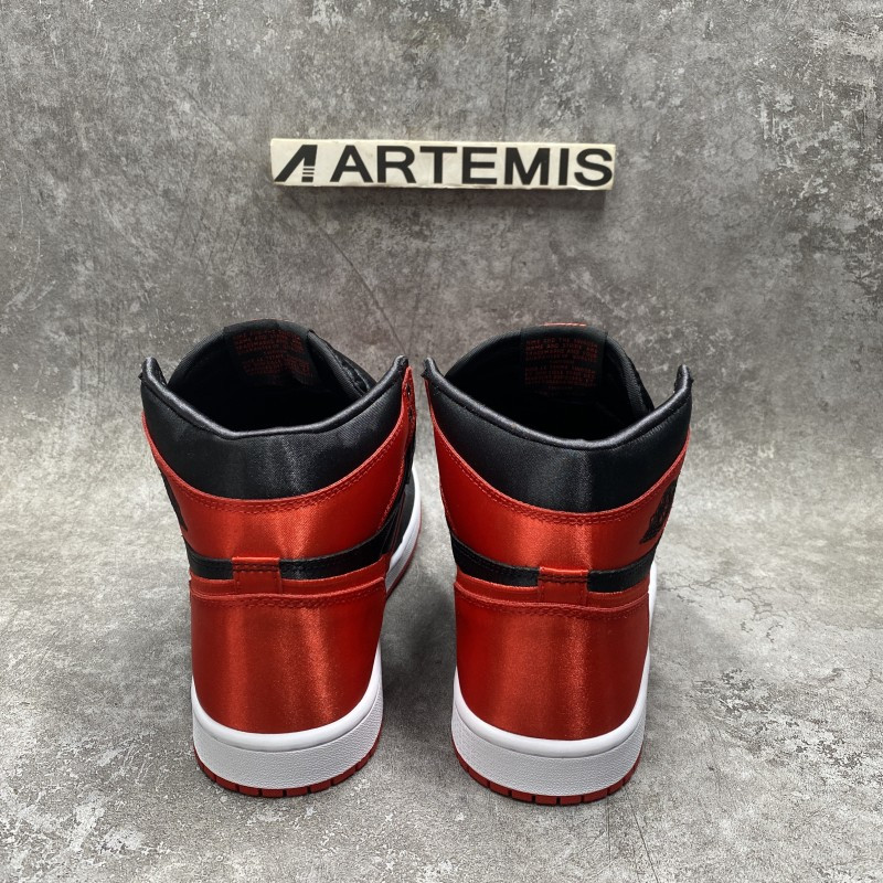 Air Jordan 1 High OG WMNS Satin Bred