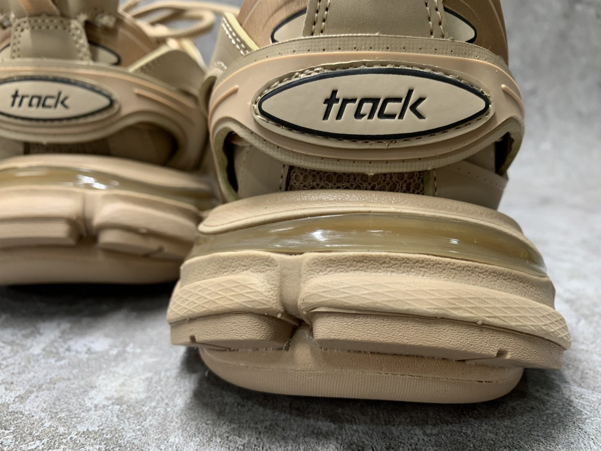 Balenciga Track Beige