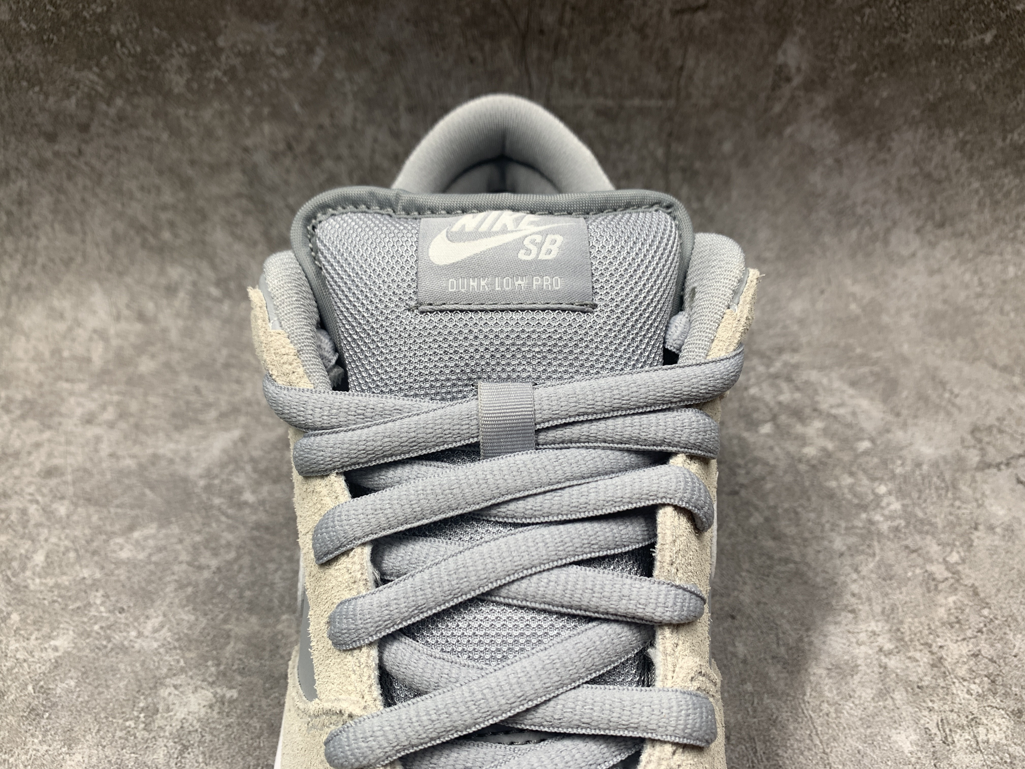 Nike SB Dunk Low Summit White Wolf Grey