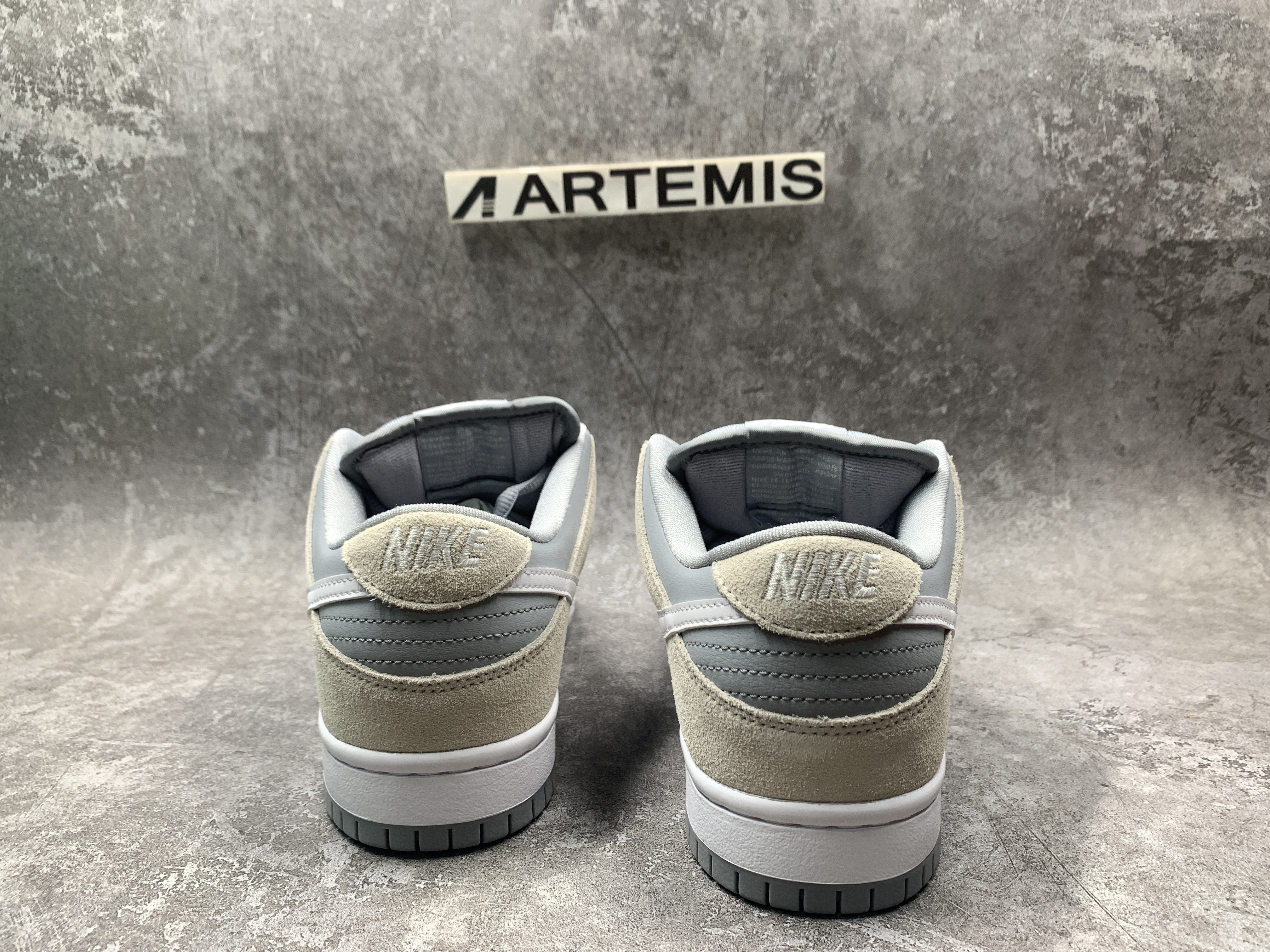 Nike SB Dunk Low Summit White Wolf Grey