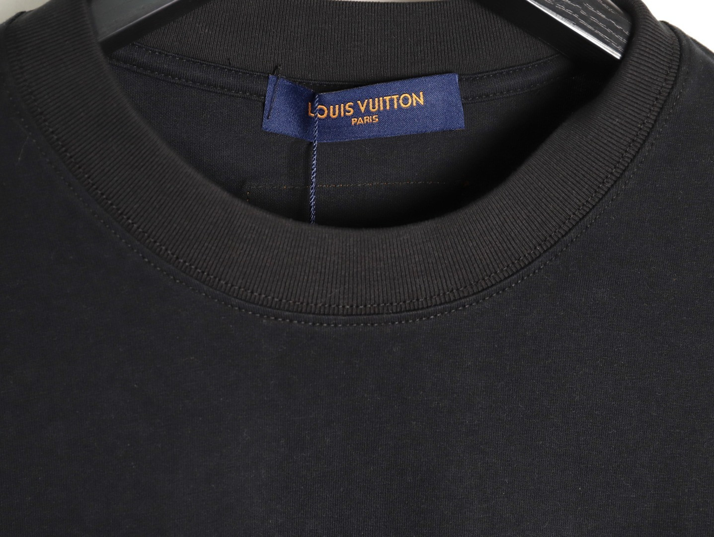 l0*is V*t0n long-sleeved t-shirt