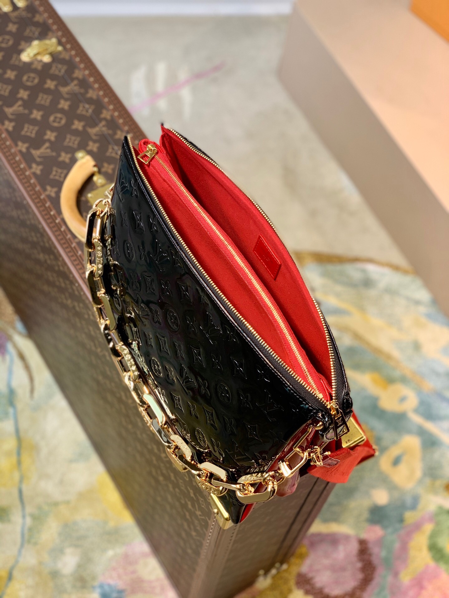 LV COUSSIN MM BALCK PATENT LEATHER M57783
