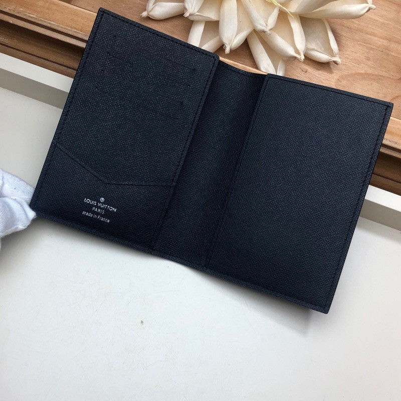 PASSPORT COVER N64411