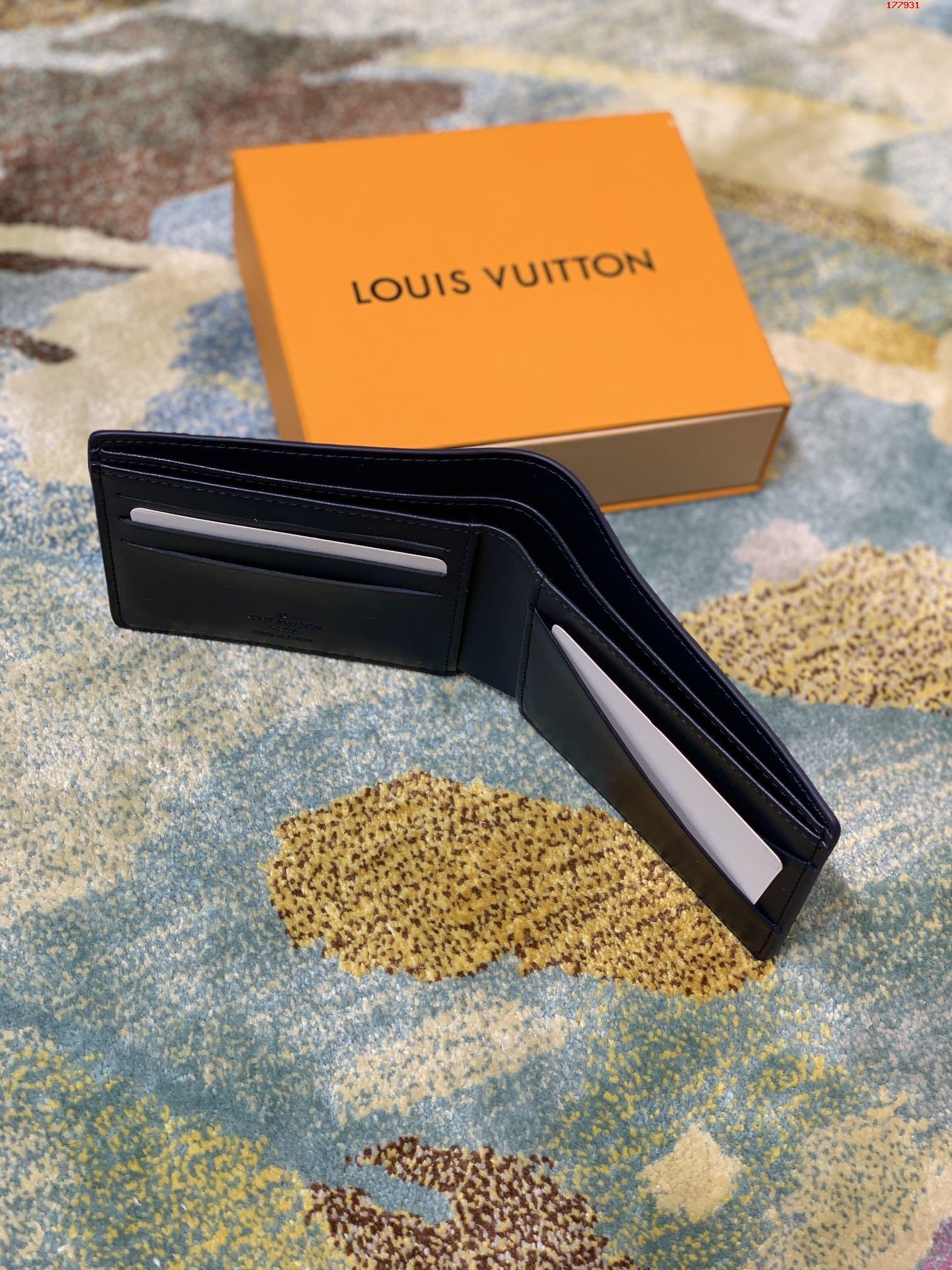 LV MULTIPLE WALLET M80422