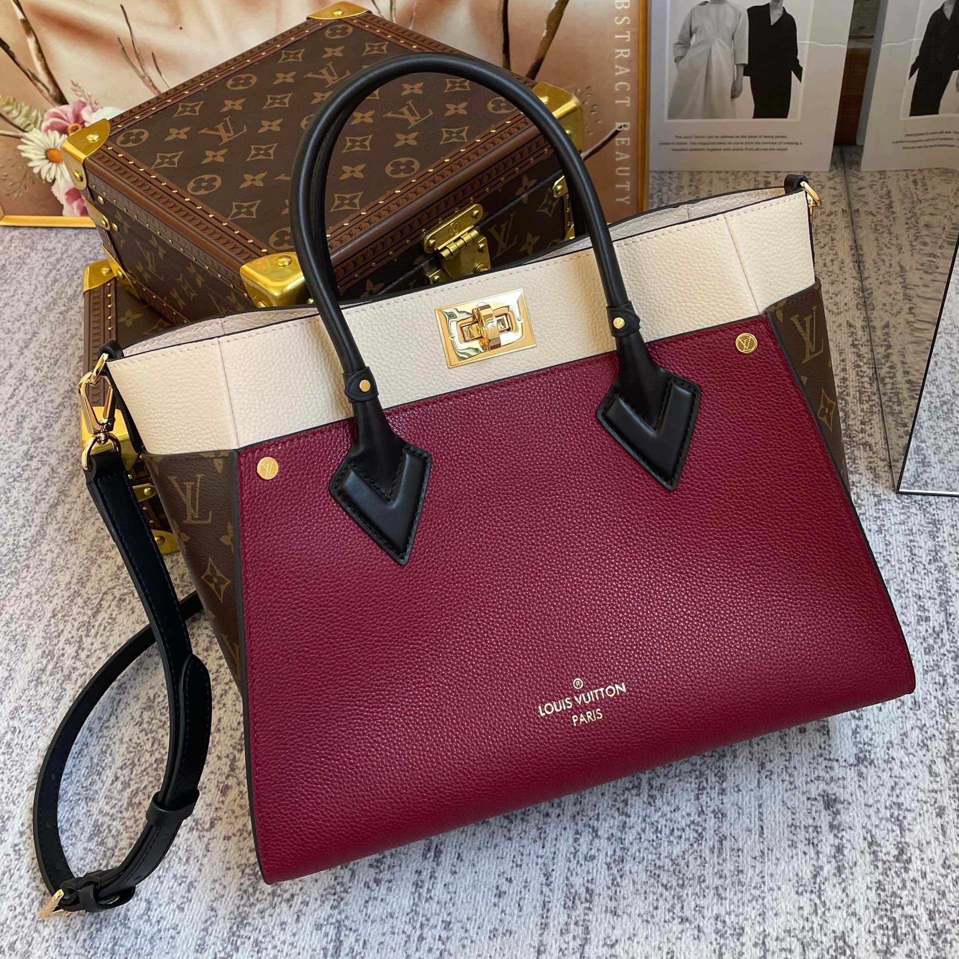 LV ON MY SIDE MM M56934