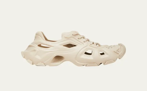 Balenciga HD Lace-Up Sneaker in beige