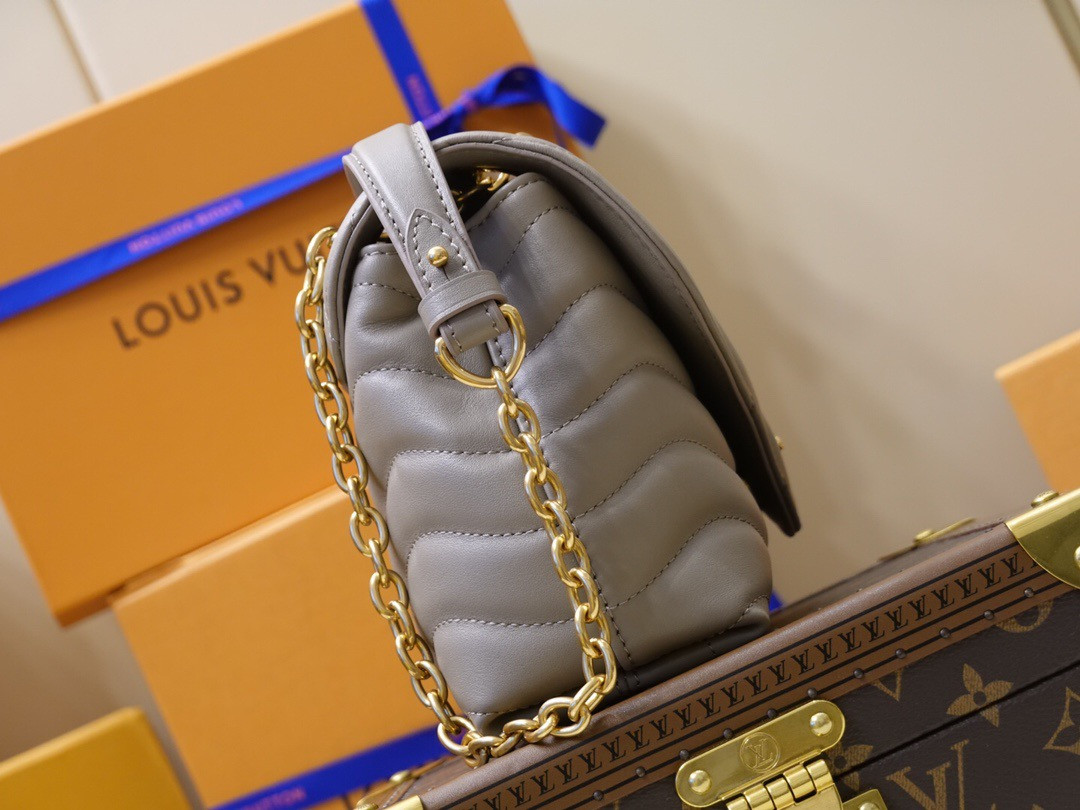 LV NEW WAVE CHAIN BAG M58550