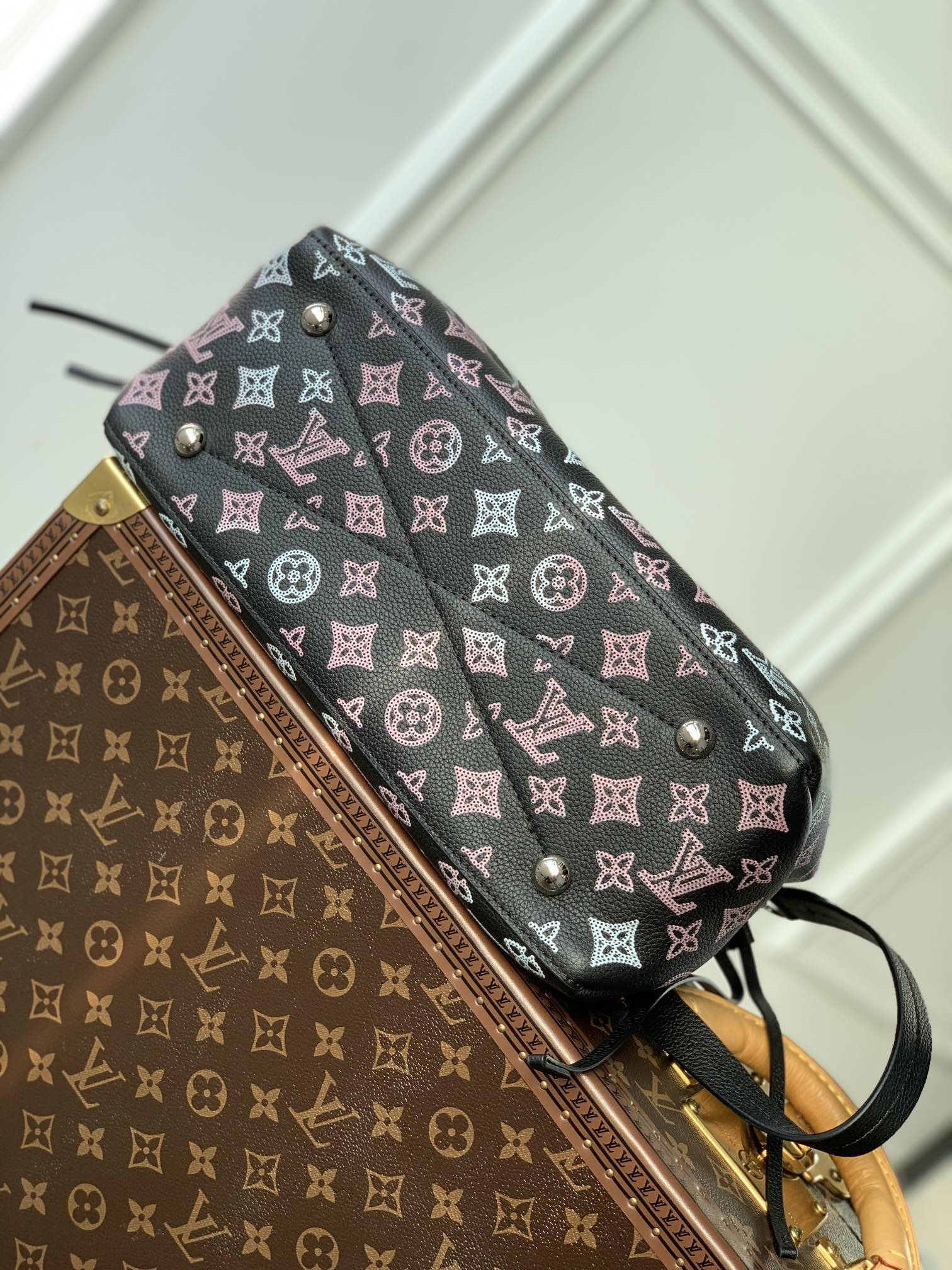 LV BELLA TOTE M21107