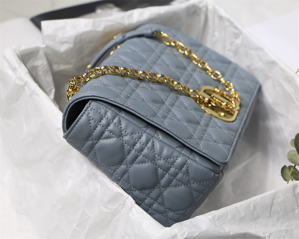 large d*or caro bag light blue S*pple cannage calfskin 29 x 18 x 10 cm