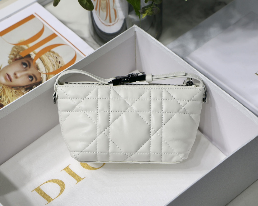 D*or travel nomad pouch white