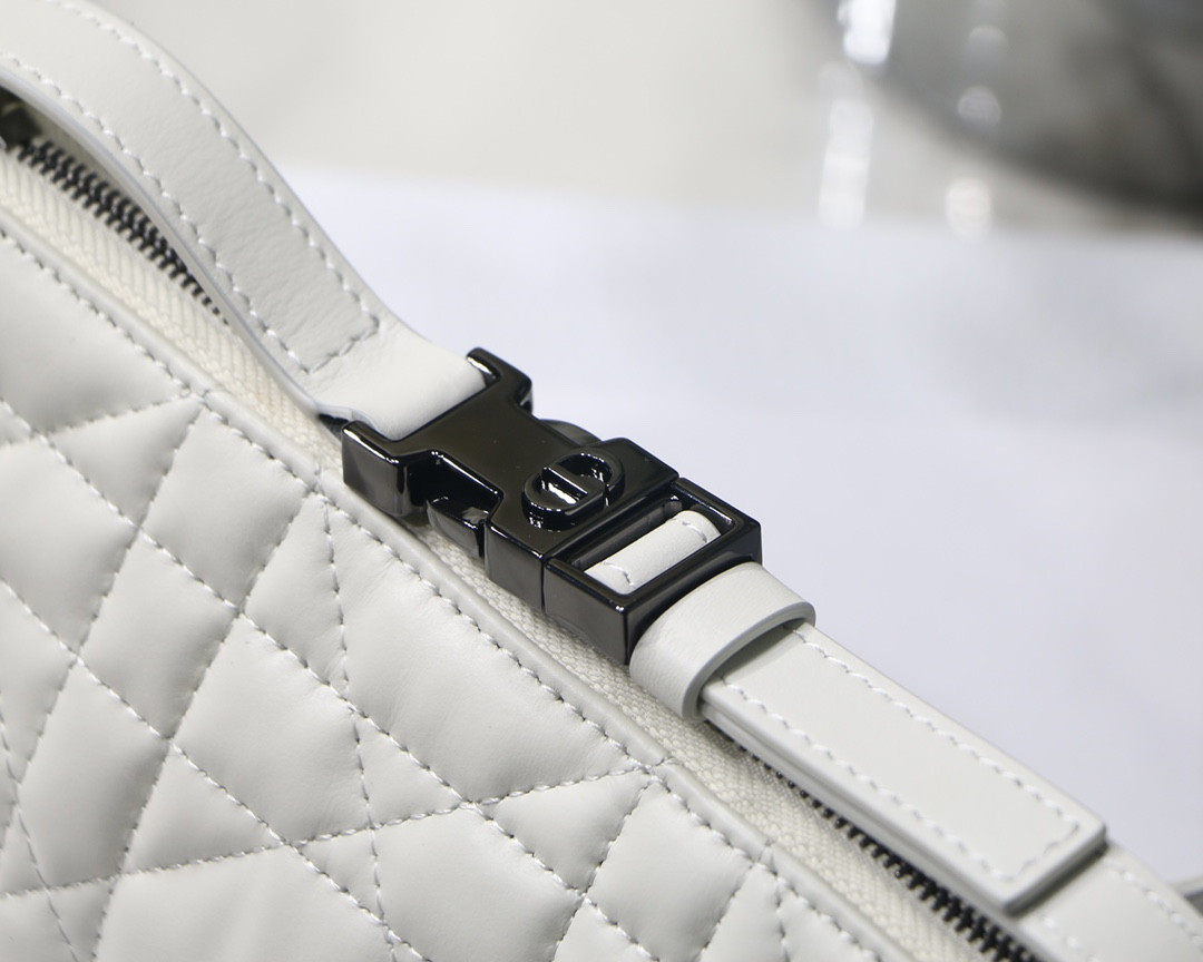 D*or travel nomad pouch white