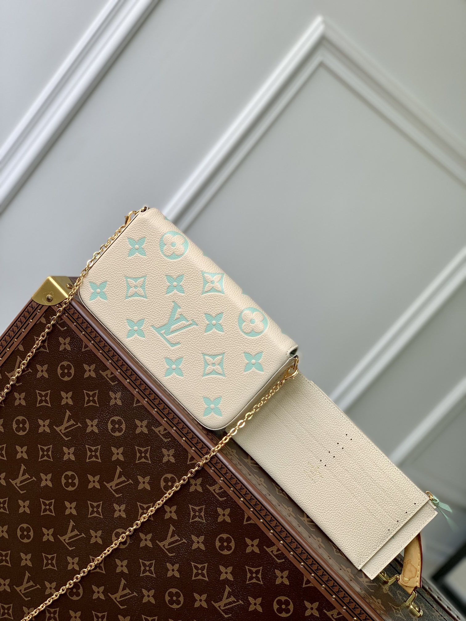 LV FÉLICIE POCHETTE M69977