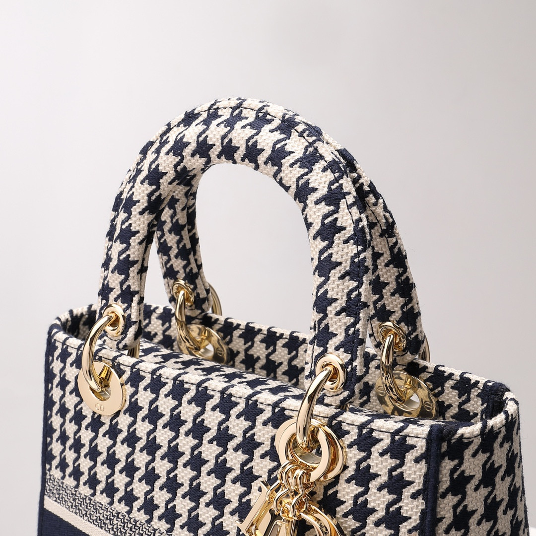 medium D*or lady d-lite bag  24 x 20 x 11 cm