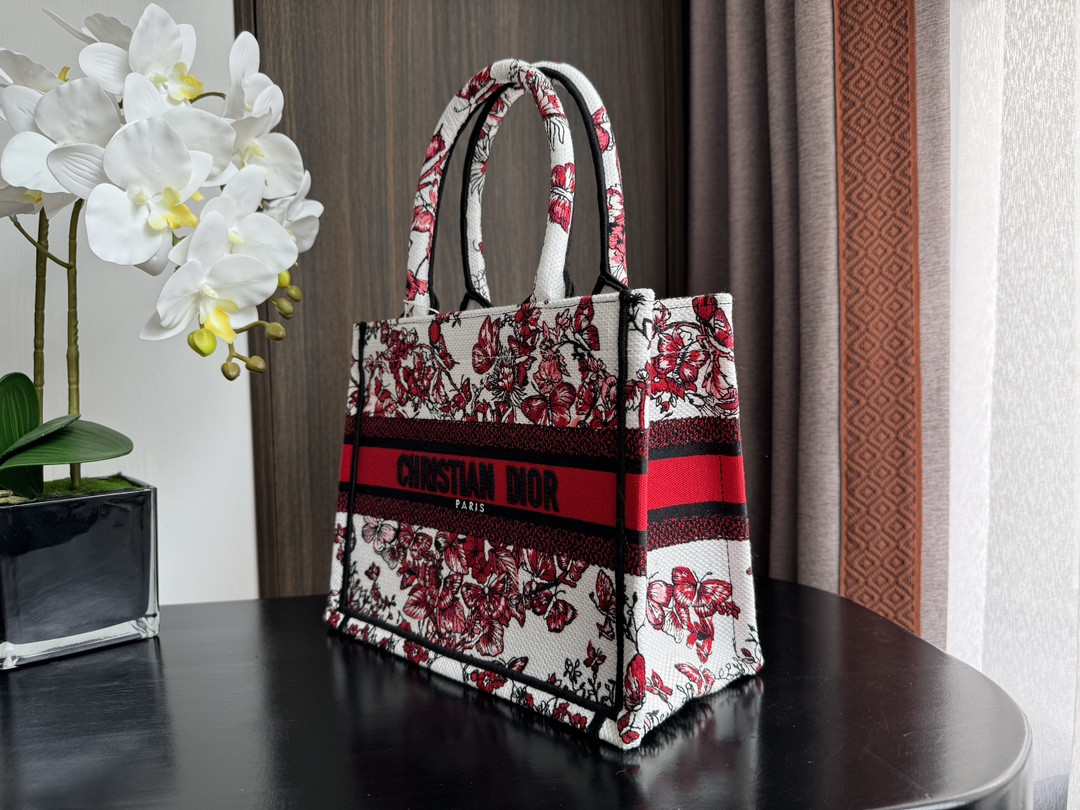 small D*or book tote white and red le cŒur des papillons embroidery 10.5 x 8.5 x 5.5 inches