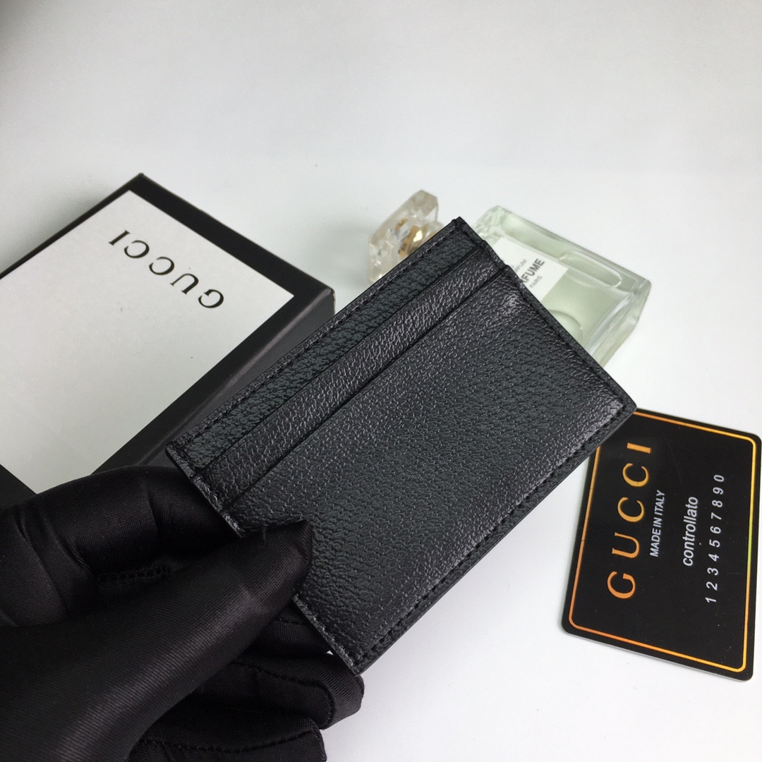 G*u*i gg  card case wallet