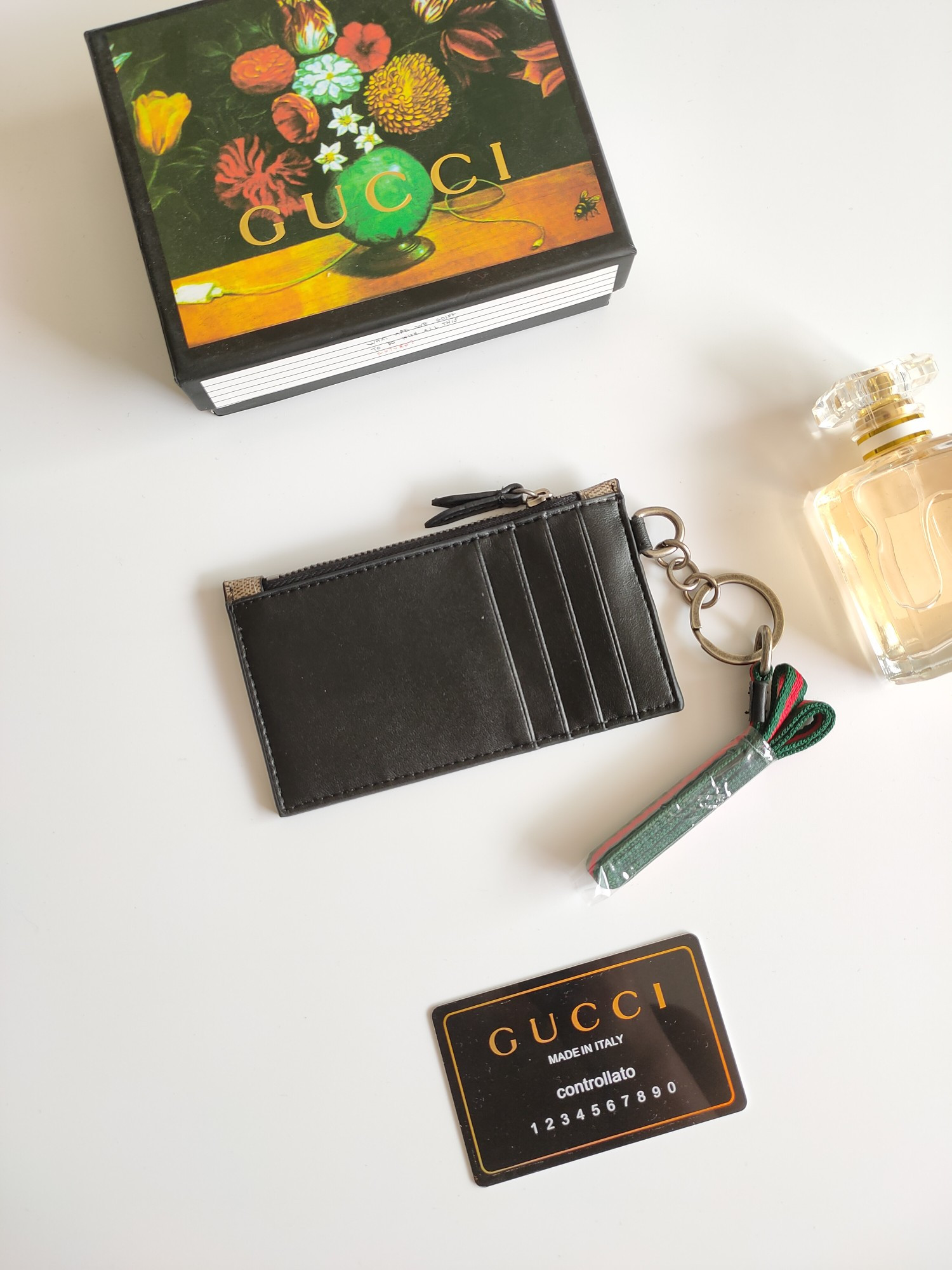G*u*i gg  card case wallet