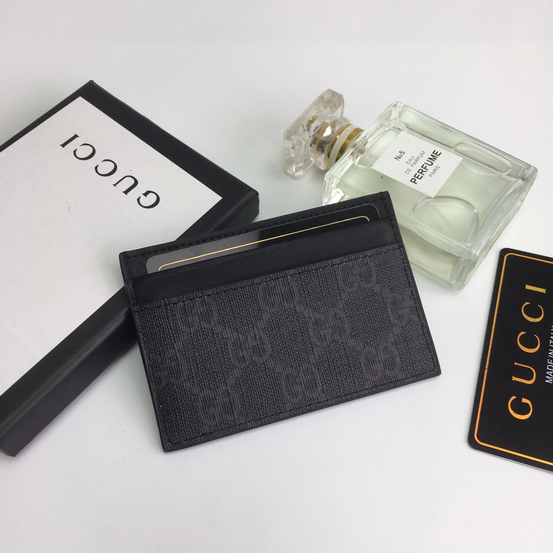 G*u*i gg card case wallet