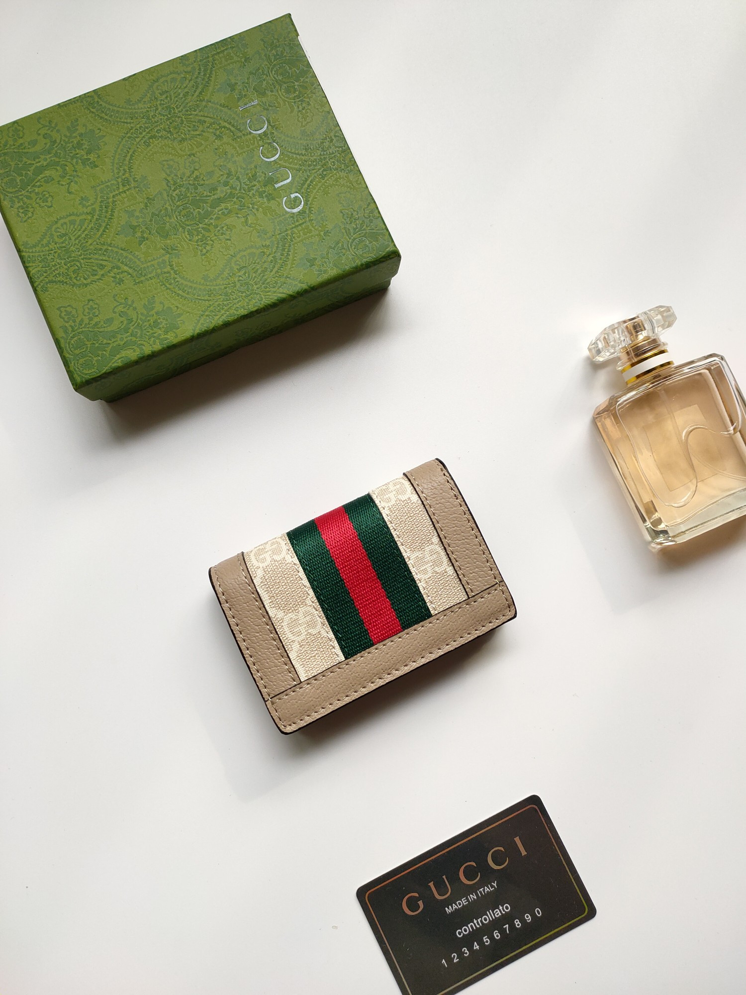 G*u*i gg  card case wallet