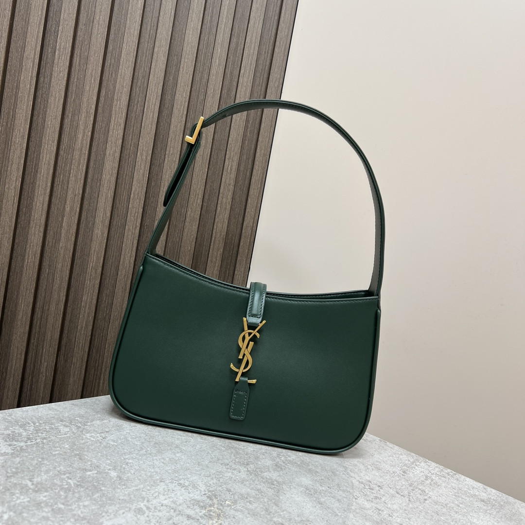 Y*L le 5 À 7 in smooth leather vert fonce 9 x 6.3 x 2.5 inches