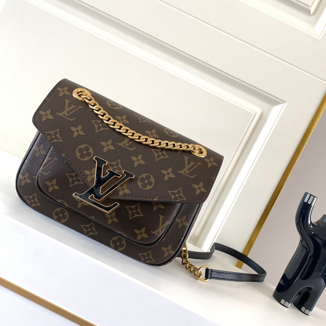 LV Chain Bag M45592 23×17×9cm