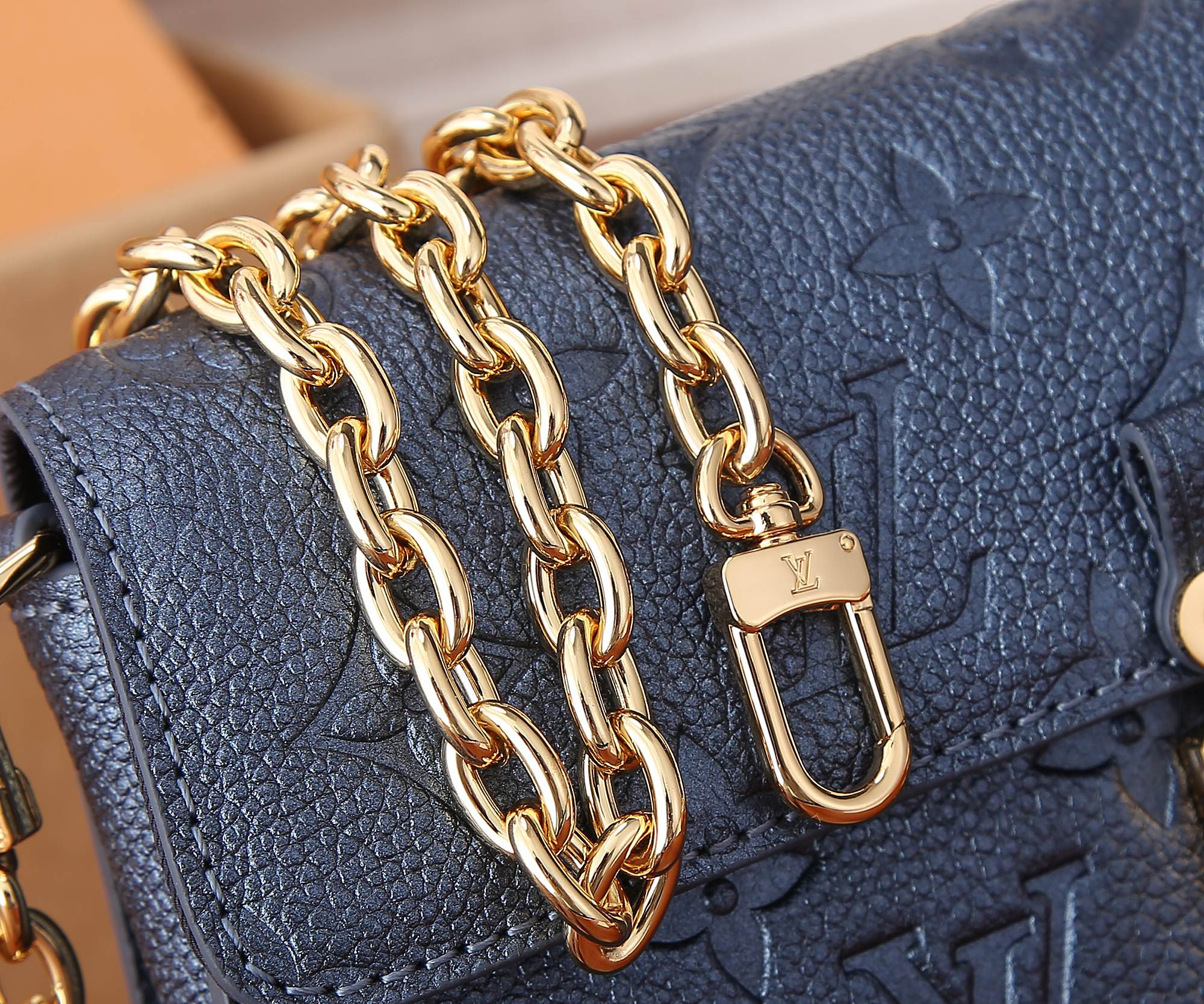 LV Wallet On Chain Métis M82671 7.5 x 4.3 x 2.2 inches