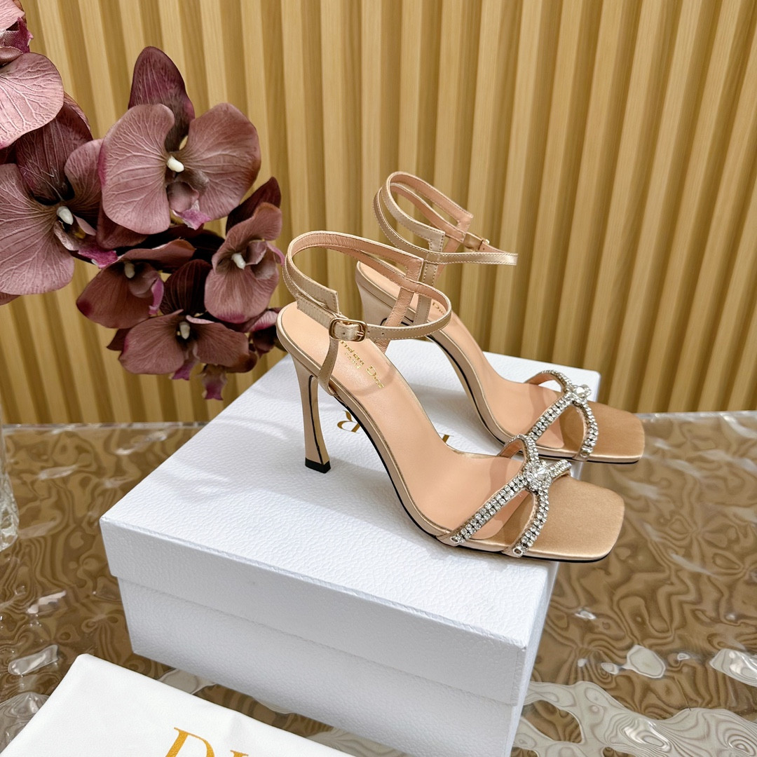 ua D*or slingback pump
