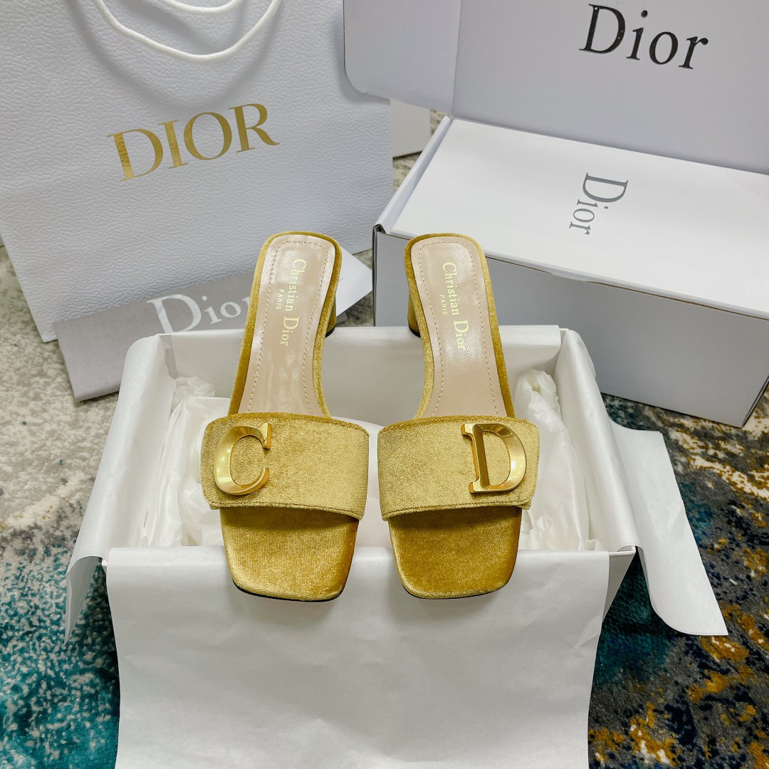 ua D*or or c'est D*or heeled slide